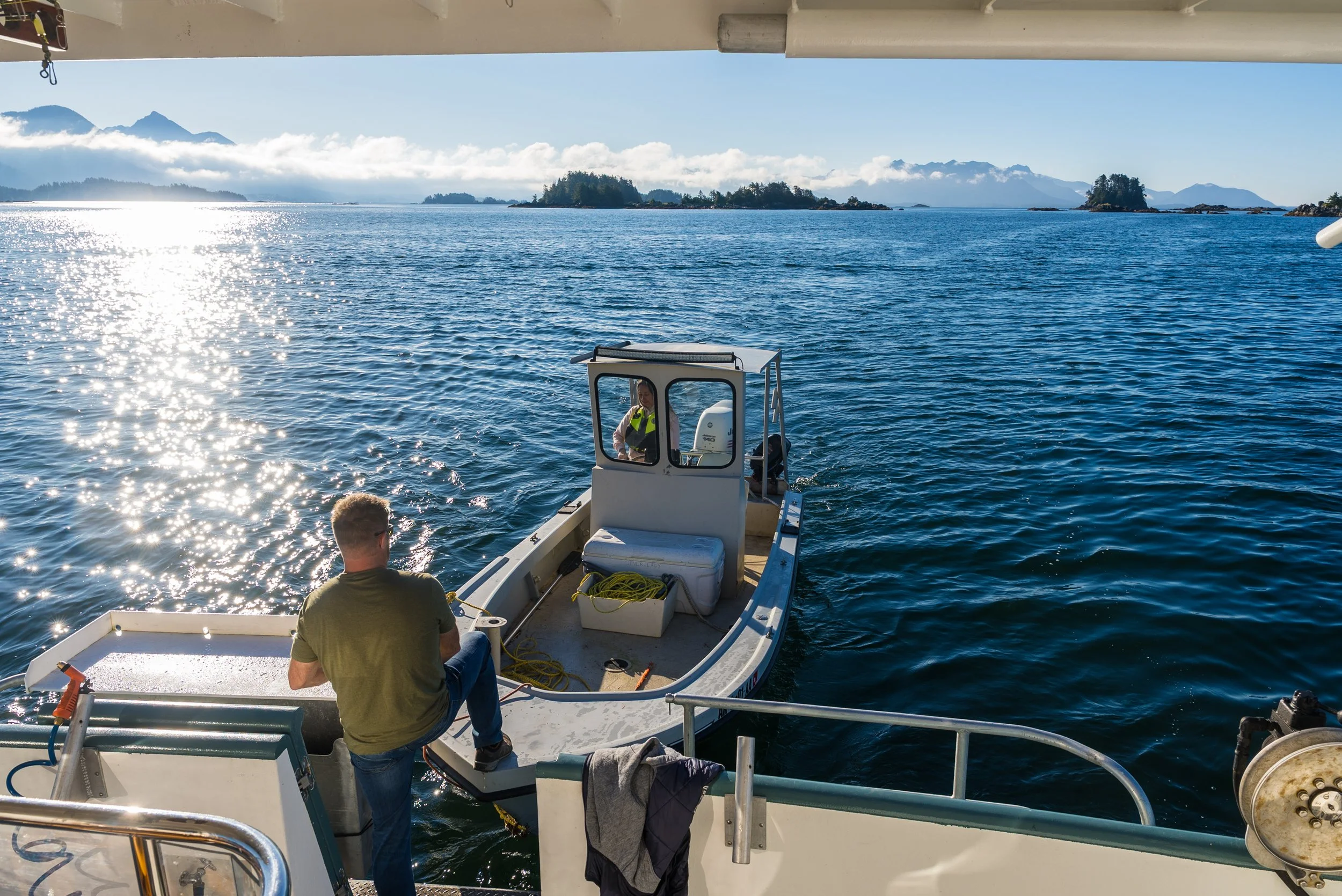 Jeren Driving Skiff Brian on Silver Lady.jpg