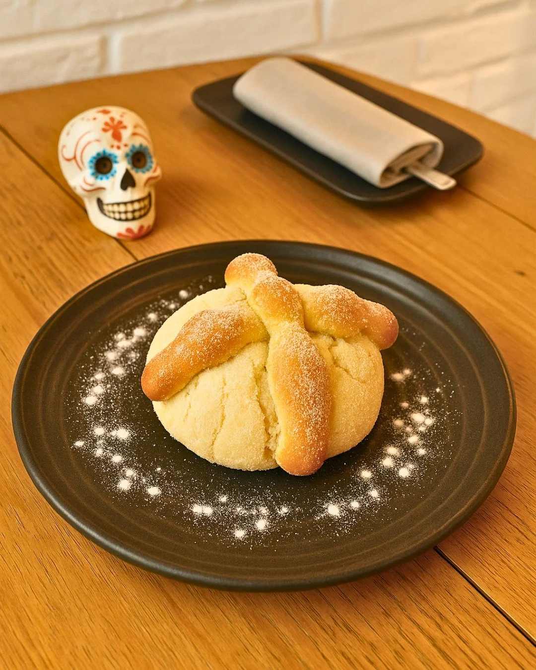 ✨ Última Semana de Sugerencias en Maro Azul ✨
🍞 Pan de Muerto
Suave, esponjoso y con todo el sabor de la tradición mexicana. Solo disponible esta semana.
🍤 Cóctel de Gambas con Aguacate
🍹 Cóctel Viva México
🌿