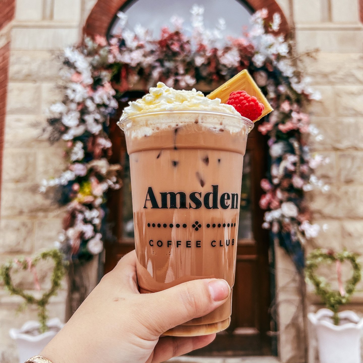 Feeling like you need a little extra sweetness in your life? Say hello to our Iced White Chocolate Raspberry Mocha! 🍫💖 Whether you're a chocolate lover or a raspberry fanatic, this drink will have you feeling all kinds of delicious today, OPEN from