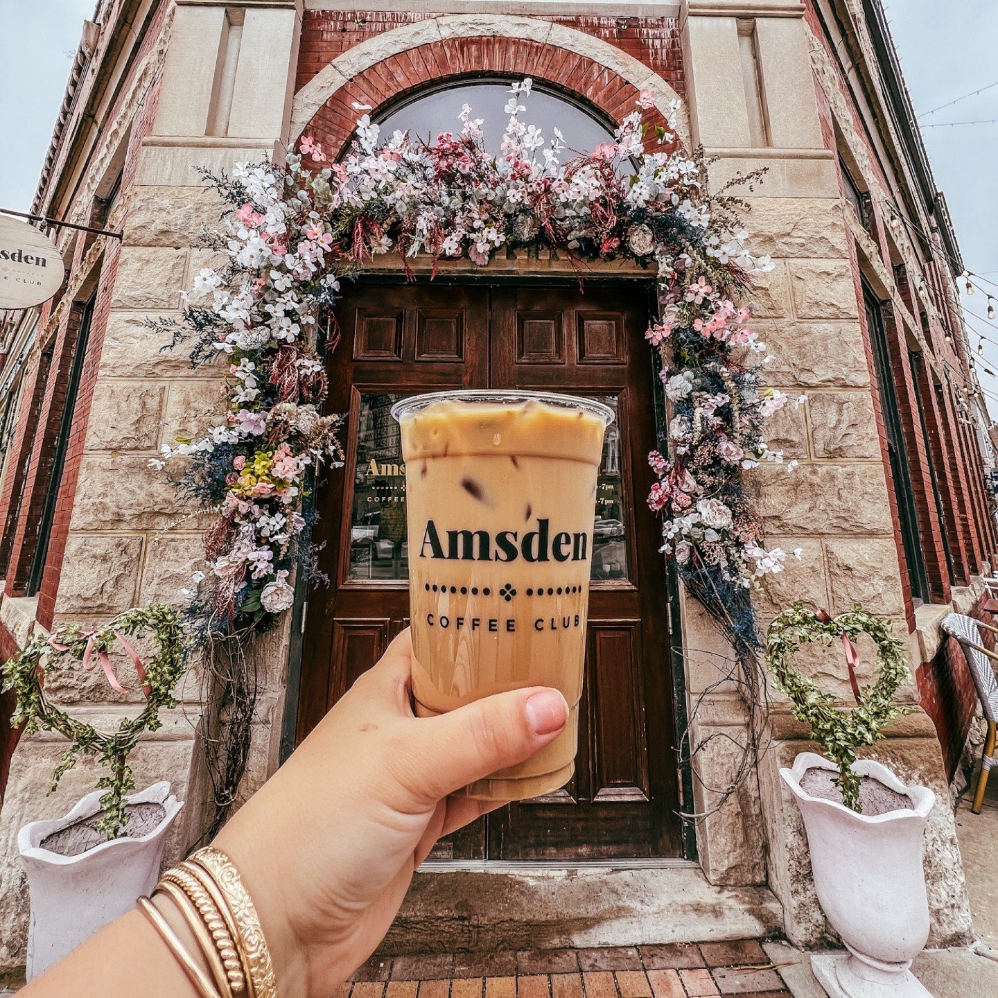 Stepping into the weekend like... ☕️✨ Fueling up with an iced latte from The Amsden to kickstart the Friday feels! Who's ready to conquer the day with a caffeine boost? Let's make today brew-tiful! 😄

theamsden #amsden #amsdencoffeeclub #gathermerca