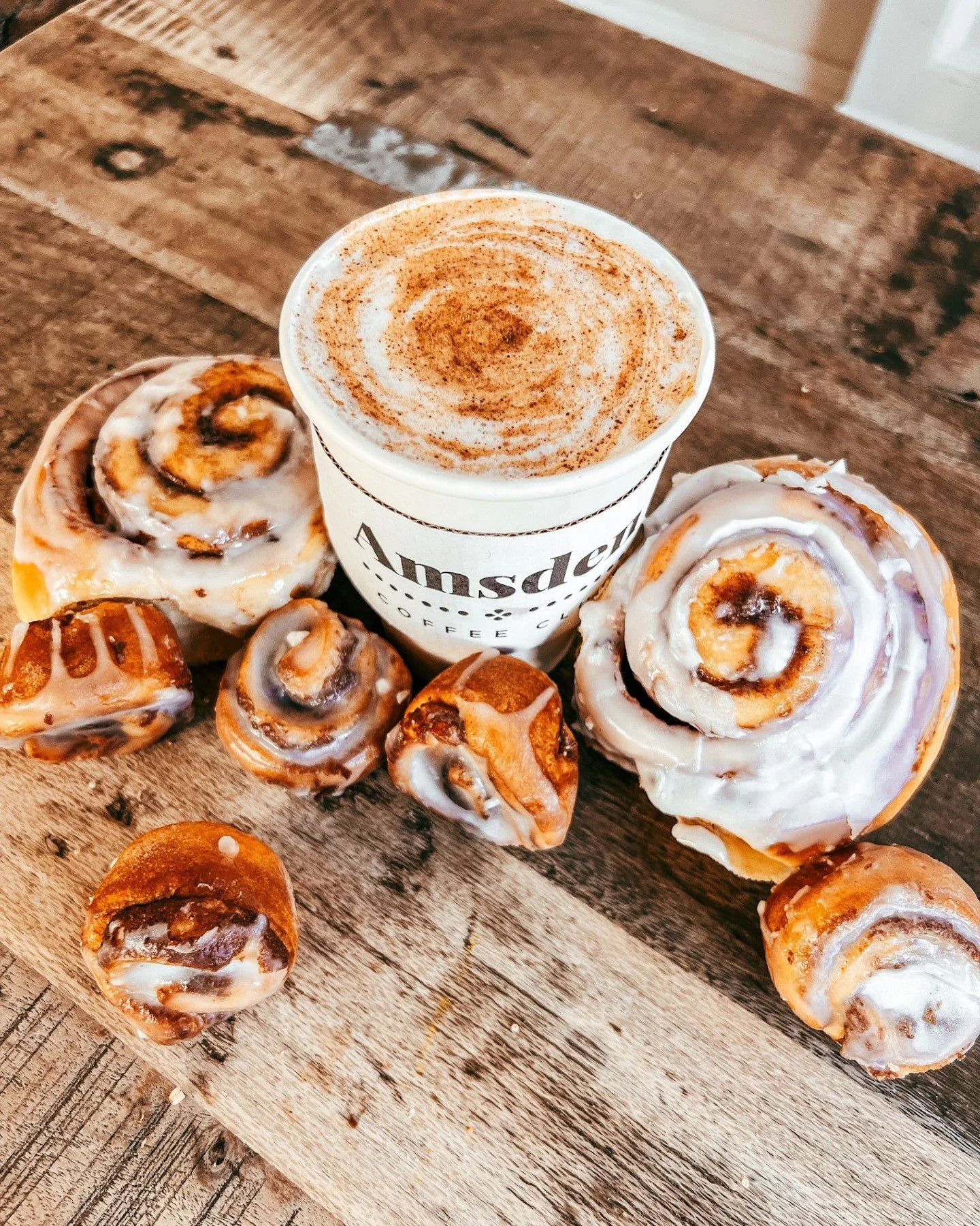 Your favorite pastry, now in a cup. 🌀☕ 

Our Cinnamon Roll Latte is sweet, swirly, and sprinkled with cinnamon sugar magic. 

Perfect for pairing with (you guessed it) an actual cinnamon roll. 😉✨

#theamsden #amsden #amsdencoffeeclub #gathermercant