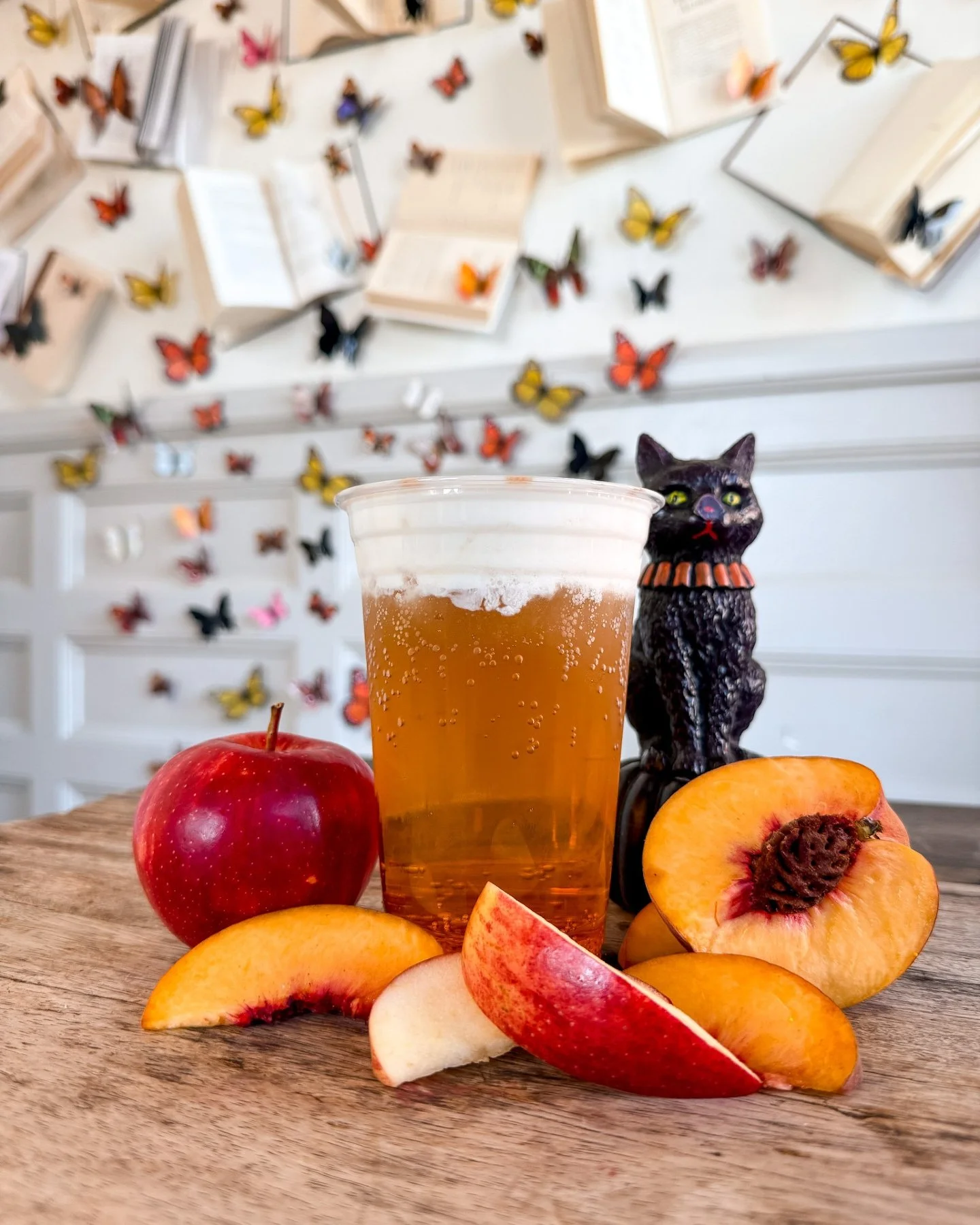 Meet the Binx Brew 🖤✨ 

A sparkling mix of apple + peach that&rsquo;s as crisp and refreshing as a fall day. Sweet, fizzy, and just a little bit magical. 🐾 

Come try this seasonal favorite before it disappears into the night! 🌙🍎🍑

#theamsden #a