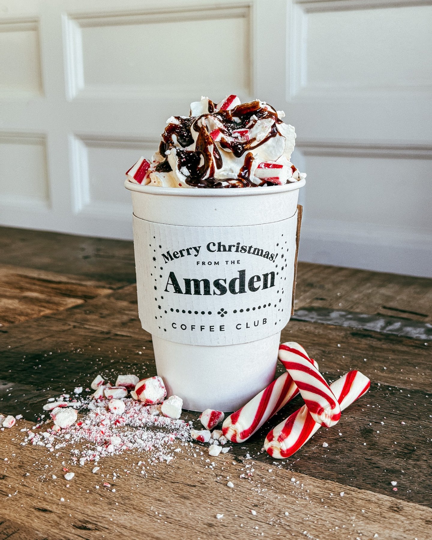 Treat yourself to a little holiday happiness with our Peppermint Mocha! ❄️☕️✨

Rich espresso, creamy milk, peppermint syrup, and hot cocoa come together for the perfect sip of the season. Topped with whipped cream, chocolate drizzle, and a sprinkle o