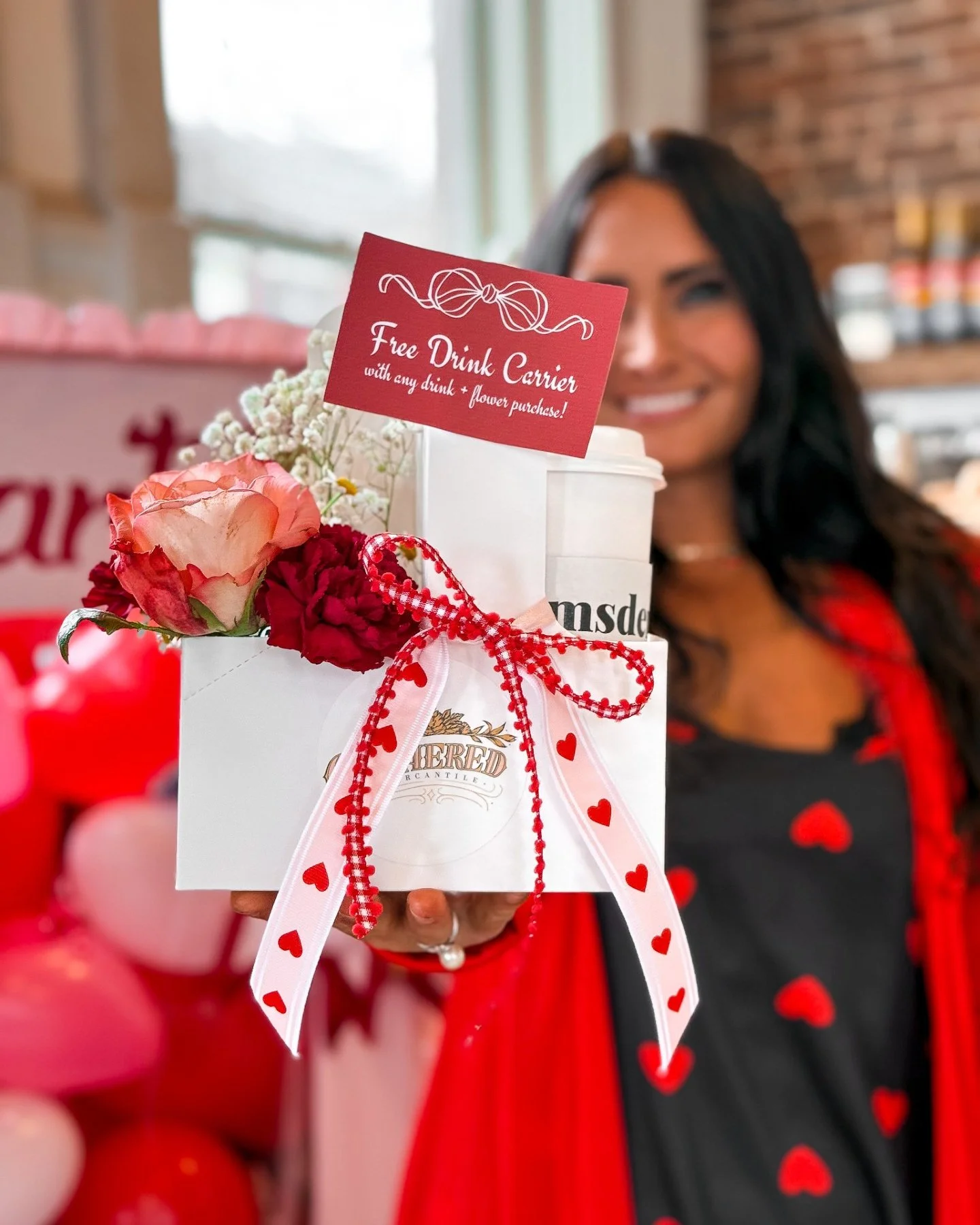 Love + coffee = the perfect Valentine&rsquo;s combo. 💘

This Valentine&rsquo;s Day, grab their favorite drink and a bouquet &mdash; get this drink carrier to make gifting (or treating yourself) even sweeter. 💐

Available NOW at The Amsden! ❤️

#the