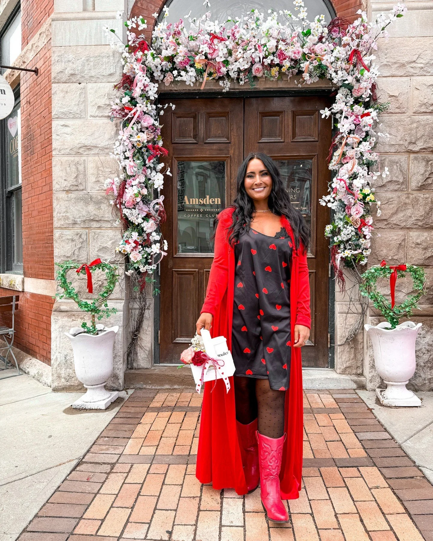 Happy Valentine&rsquo;s Day! 💘

Coffee + flowers = the perfect Valentine&rsquo;s combo. 💝

Grab a drink and a bouquet, and we&rsquo;ll pack it up in drink carrier to make spreading the love even easier. 

Perfect for treating your sweetheart, your 