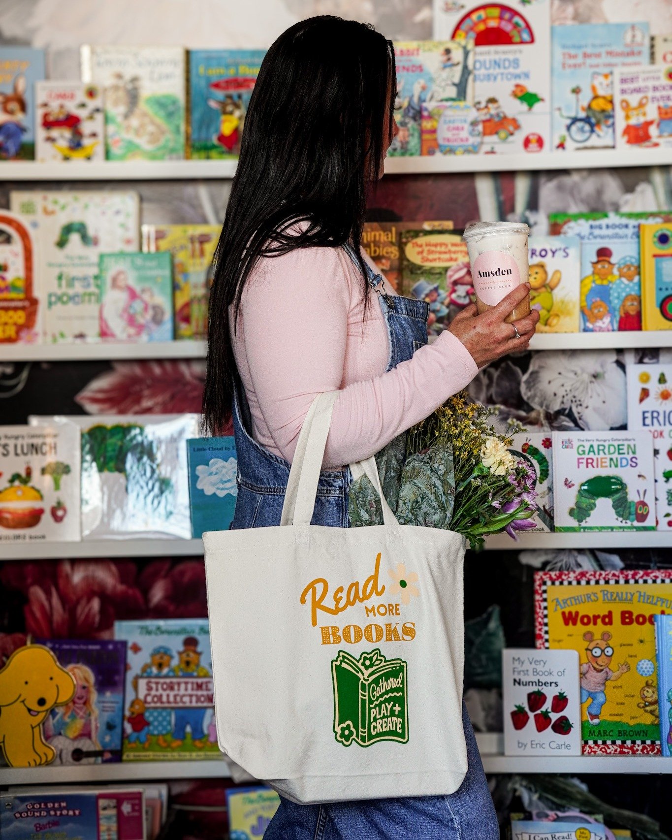 If spring had a happy place&hellip; it might be this 💐✨

Sunny coffee runs, wandering around with no real plan, shopping our children&rsquo;s book area for classic and vintage favorites, and the kind of day that just feels good while you&rsquo;re in