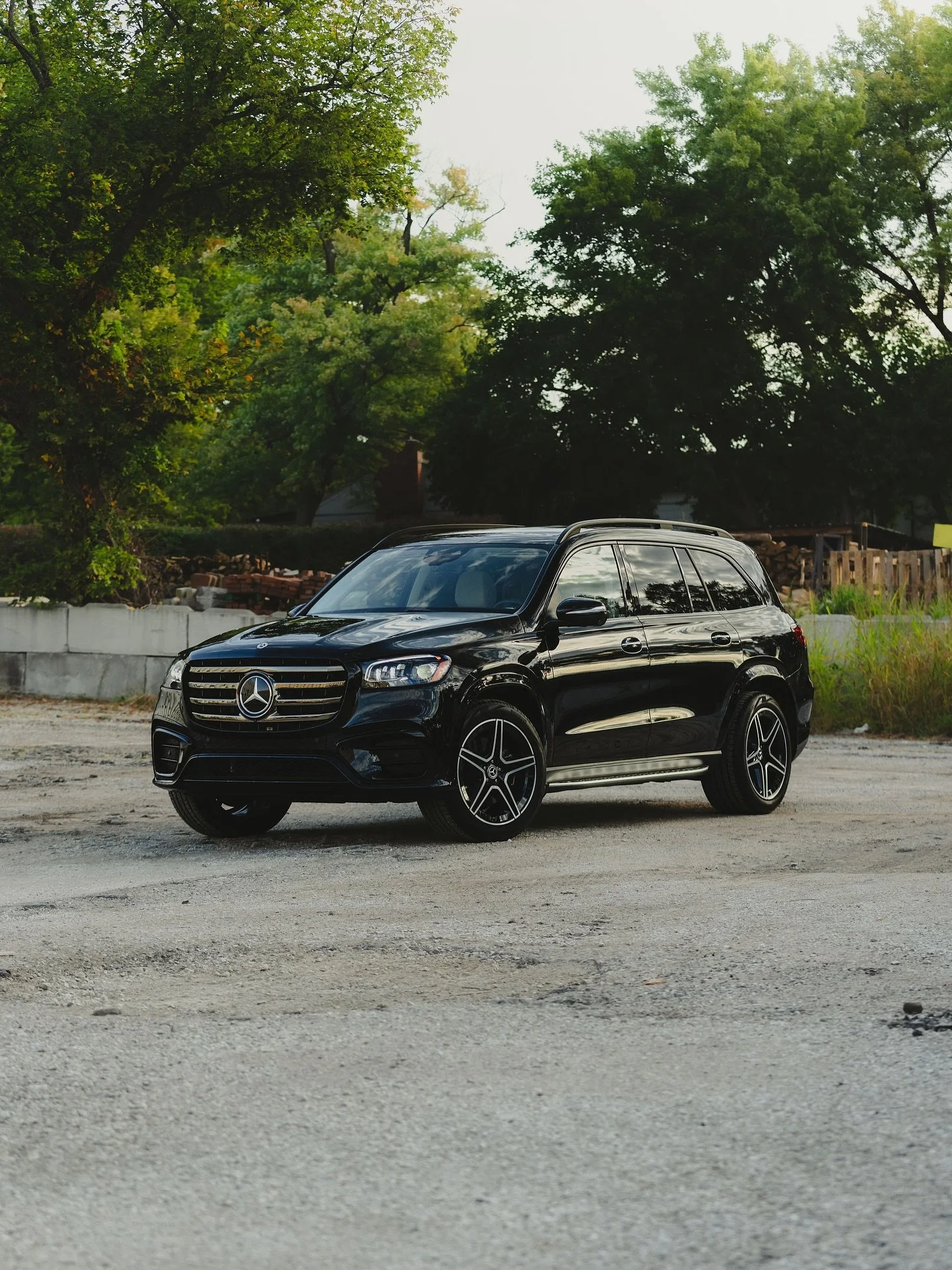 The next car to leave our shop is this Mercedes Benz GLS450!
This beauty recieved Full Front @suntekfilms PPF to keep the paint protected from rock chips and road debris🛡️
Let us know what you think of the GLS!
#mercedes #mercedesbenz #mercedesamg