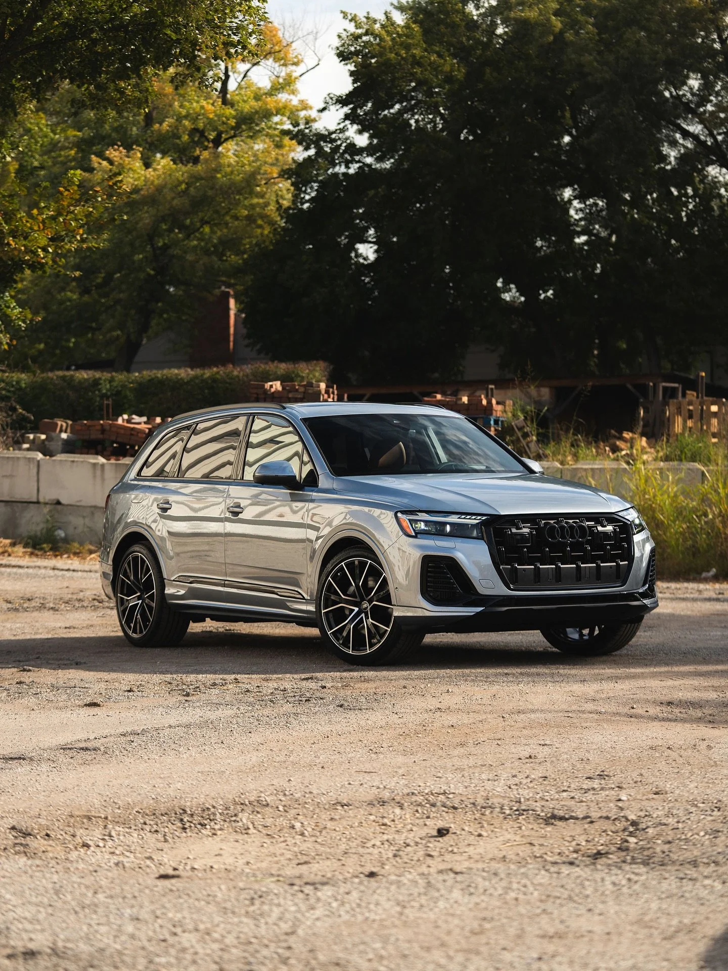The next vehicle to leave the shop protected is this brand new Audi Q7! 
This Q7 was brought straight to us from the dealership and recieved @suntekfilms Full-Body PPF and @exo.shield to protect the windshield! 🛡️
Afterwards, it was topped off with