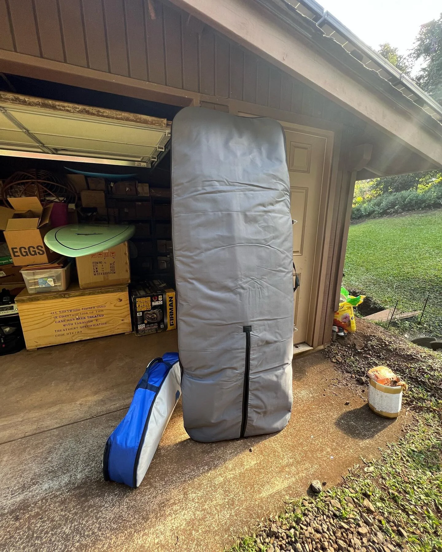 Not sure about you guys, but we love our gear and like to keep it shiny and scratch free as much as possible. That said, check out this board cover we just got from @newfsurfboardnet
Quality: ✅
Looks: ✅
Family owned business: ✅
Customer Service: ✅
.
