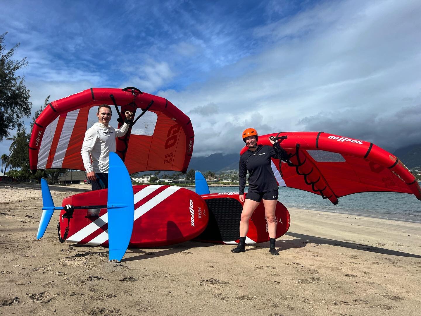 Good Vibes, always! These 2 are gonna be flyin soon! 
.
.
@wingfoilmaui 
.
.
@gofoil @gofoil.jp 
.
.
#mamamaui