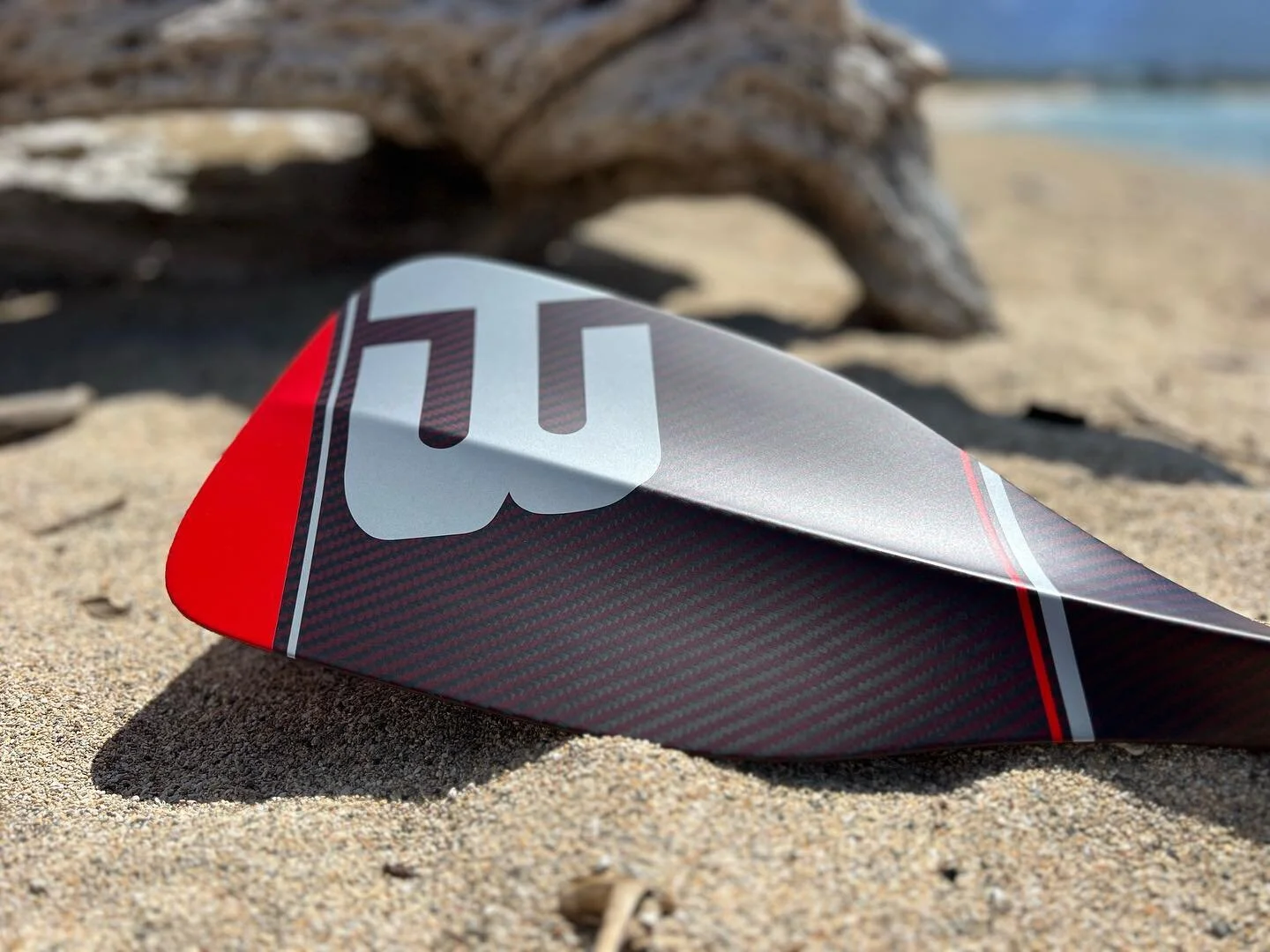 If you&rsquo;re looking for a paddle check out our Island Family @blackprojectsup. All of their products are high-end and look beautiful + they are amazing people. Thanks for the introduction @gabriella_da_bella 🙏🏽