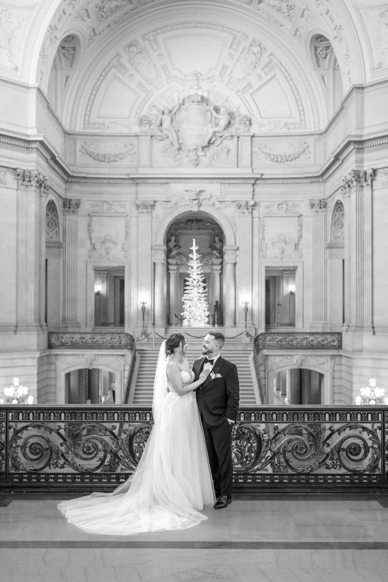 gabriela-graeme-city-hall-web-res-89-bw.jpg