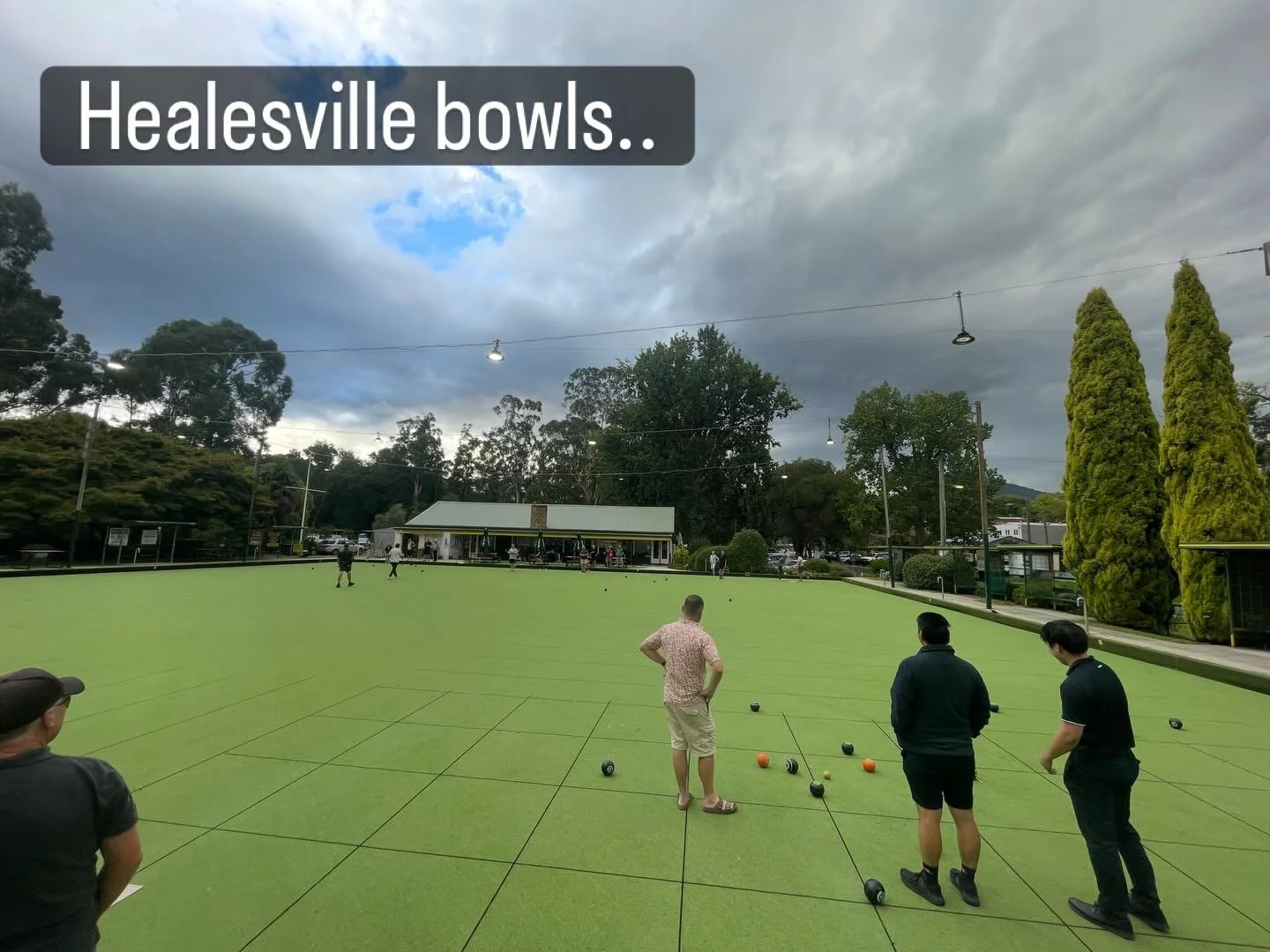 A ring in tonight for the @tuckinn.healesville lawn bowls team. Always good fun. 
.
.
#businessnetworking #healesvilletraders #lawnbowls