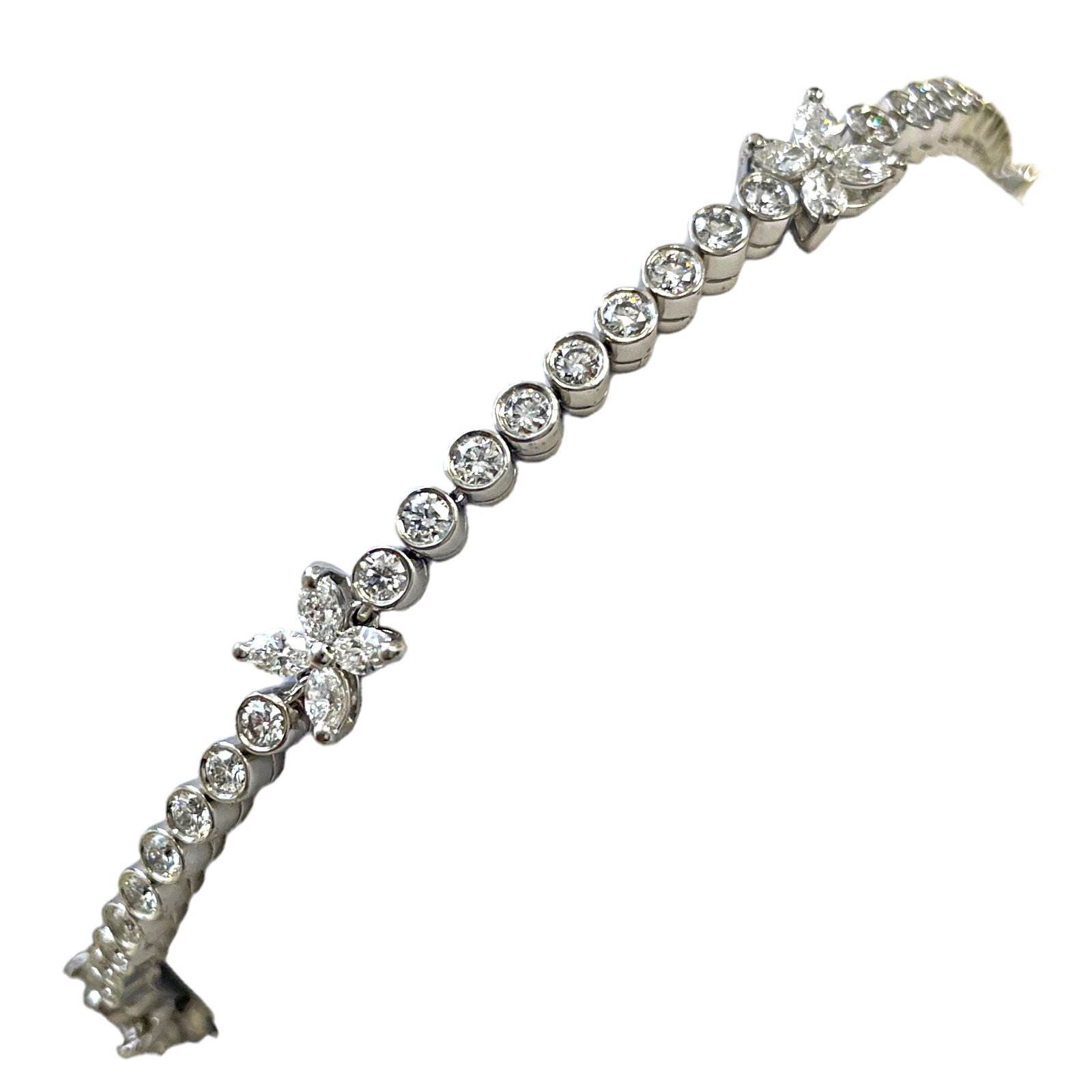 Tiffany & Co Metro Diamond Gold Bangle Bracelet | Gold bangles, Gold bangle  bracelet, 18k gold bangle