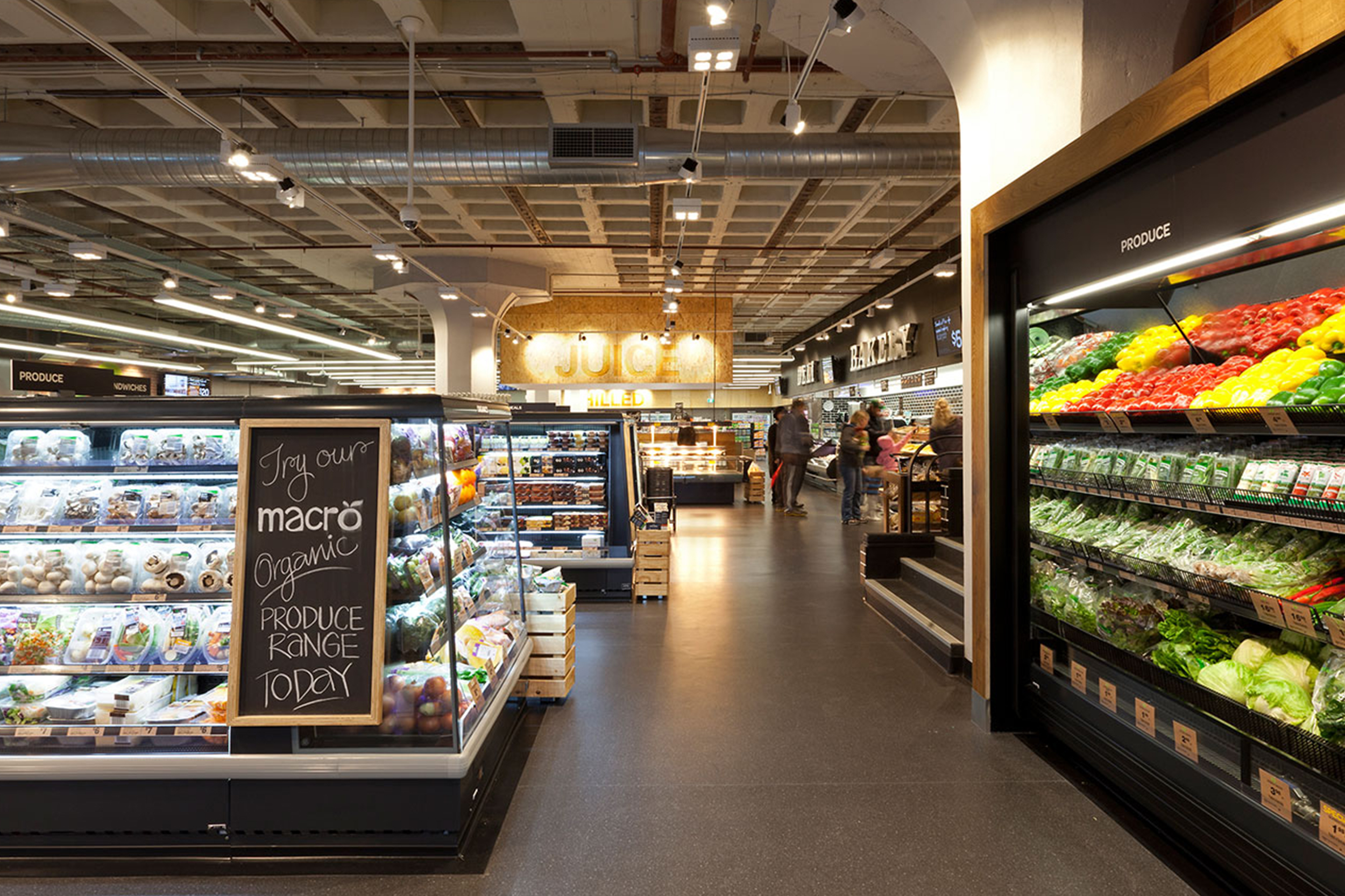 JuicyDesign-Projecthero-2500x1666-InteriorBranding-Woolworths-05.jpg