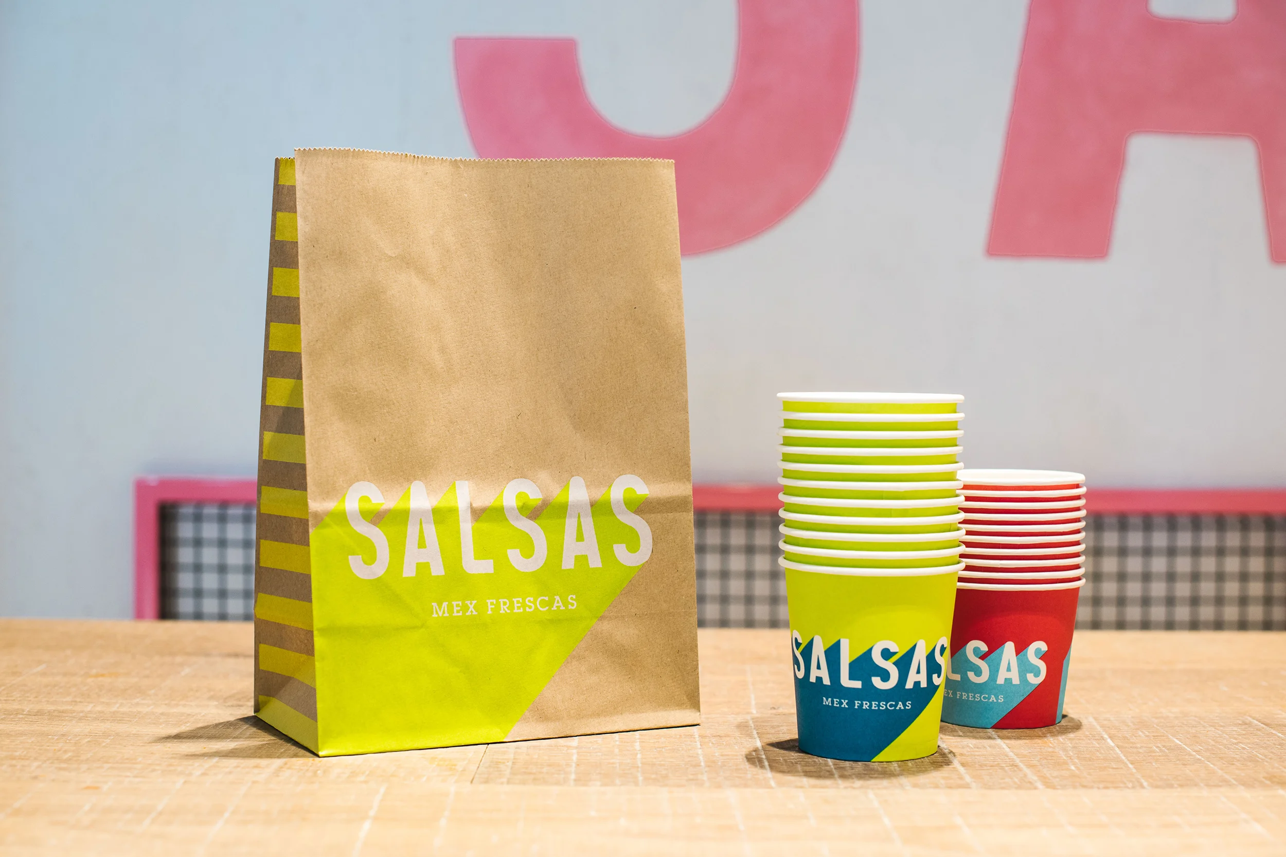 JuicyDesign-Projecthero-2500x1666-InteriorBranding-Salsas-05.jpg