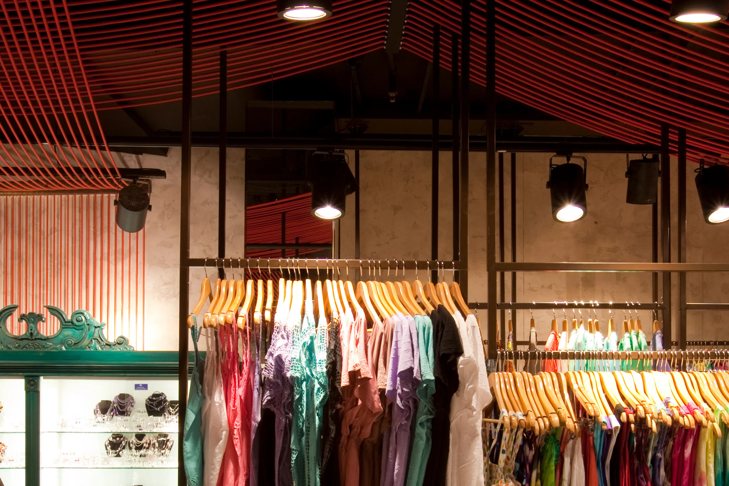 JuicyDesign-Projecthero-2500x1666-InteriorBranding-TreeofLife-Westfield-PittStreet-02.jpg