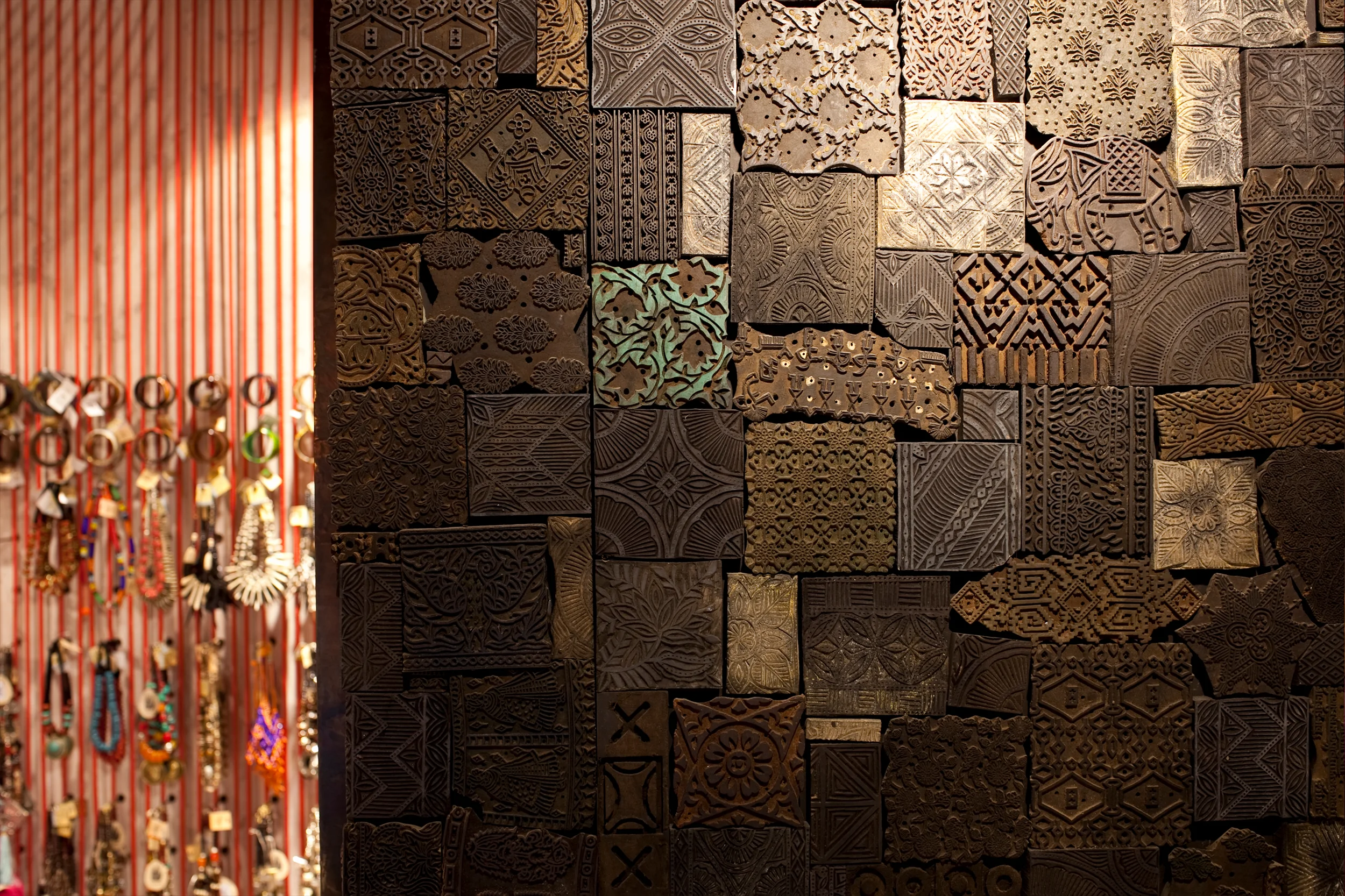 JuicyDesign-Projecthero-2500x1666-InteriorBranding-TreeofLife-Westfield-PittStreet-04.jpg