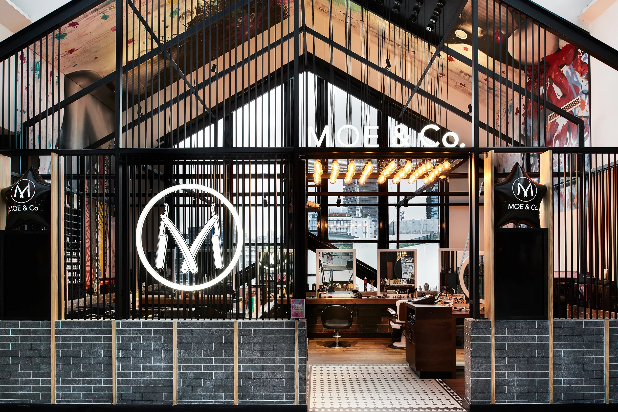 JuicyDesign-Projecthero-2500x1666-InteriorBranding-Moe&Co.jpg