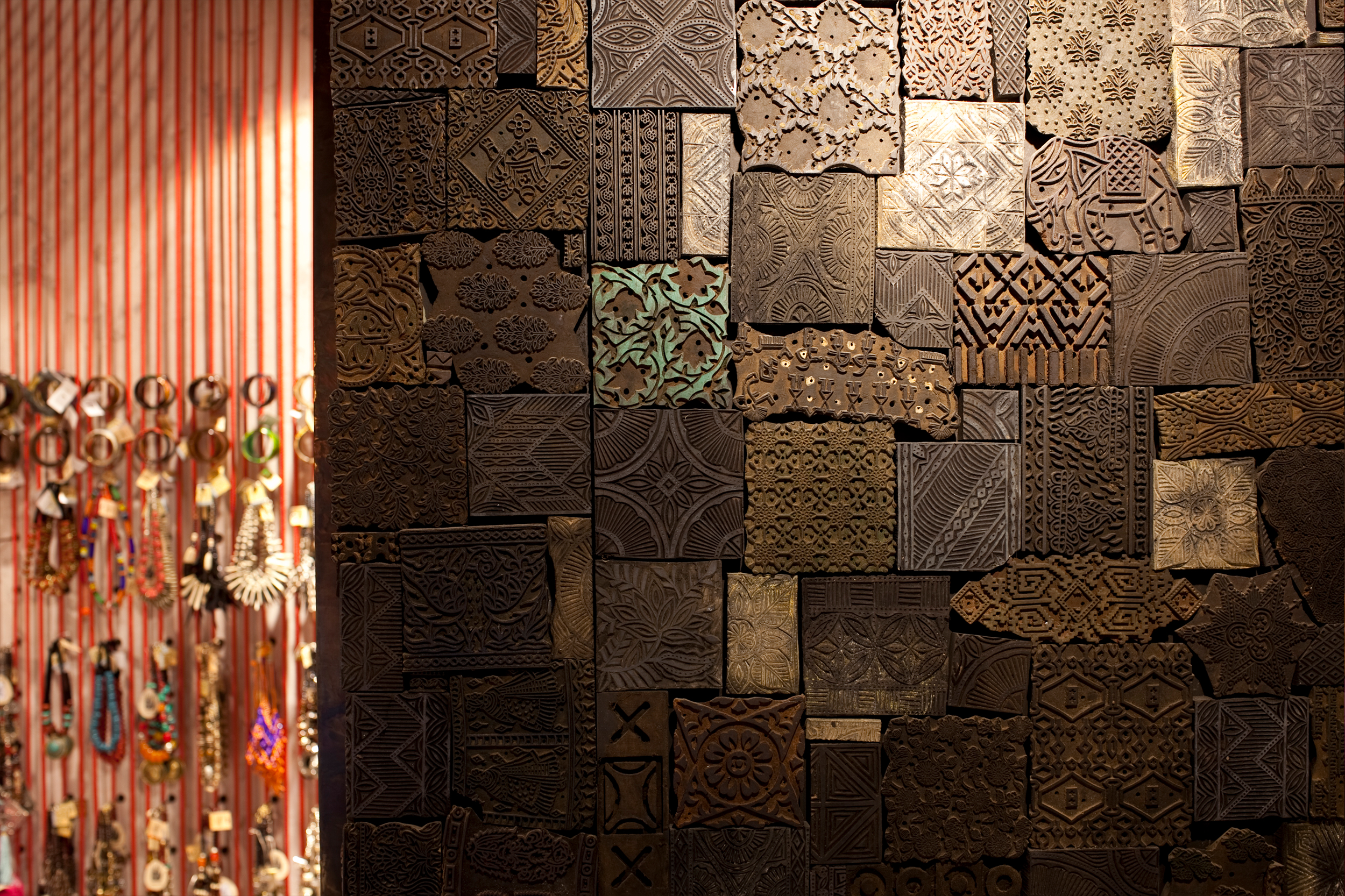 JuicyDesign-Projecthero-2500x1666-InteriorBranding-TreeofLife-Westfield-PittStreet-04.jpg