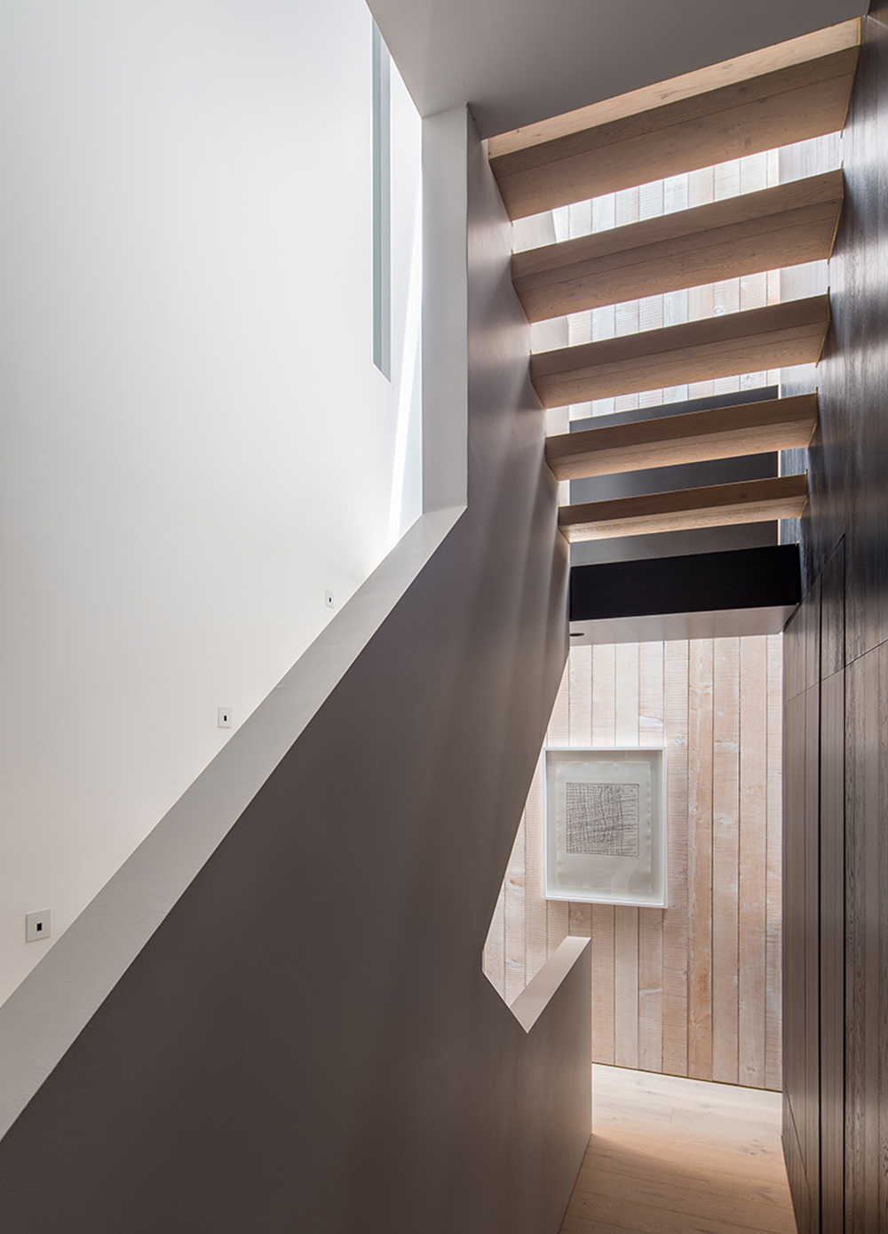 JuicyDesign-ProjectPortrait-1000x1389-InteriorBranding-PaddingtonHouse-84PaddintonStreet-11.jpg