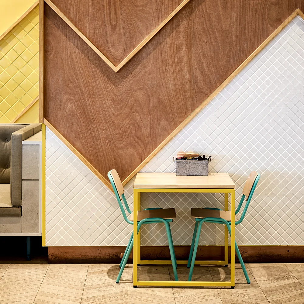 JuicyDesign-ProjectThumbnail-1000x1000-InteriorBranding-01.jpg