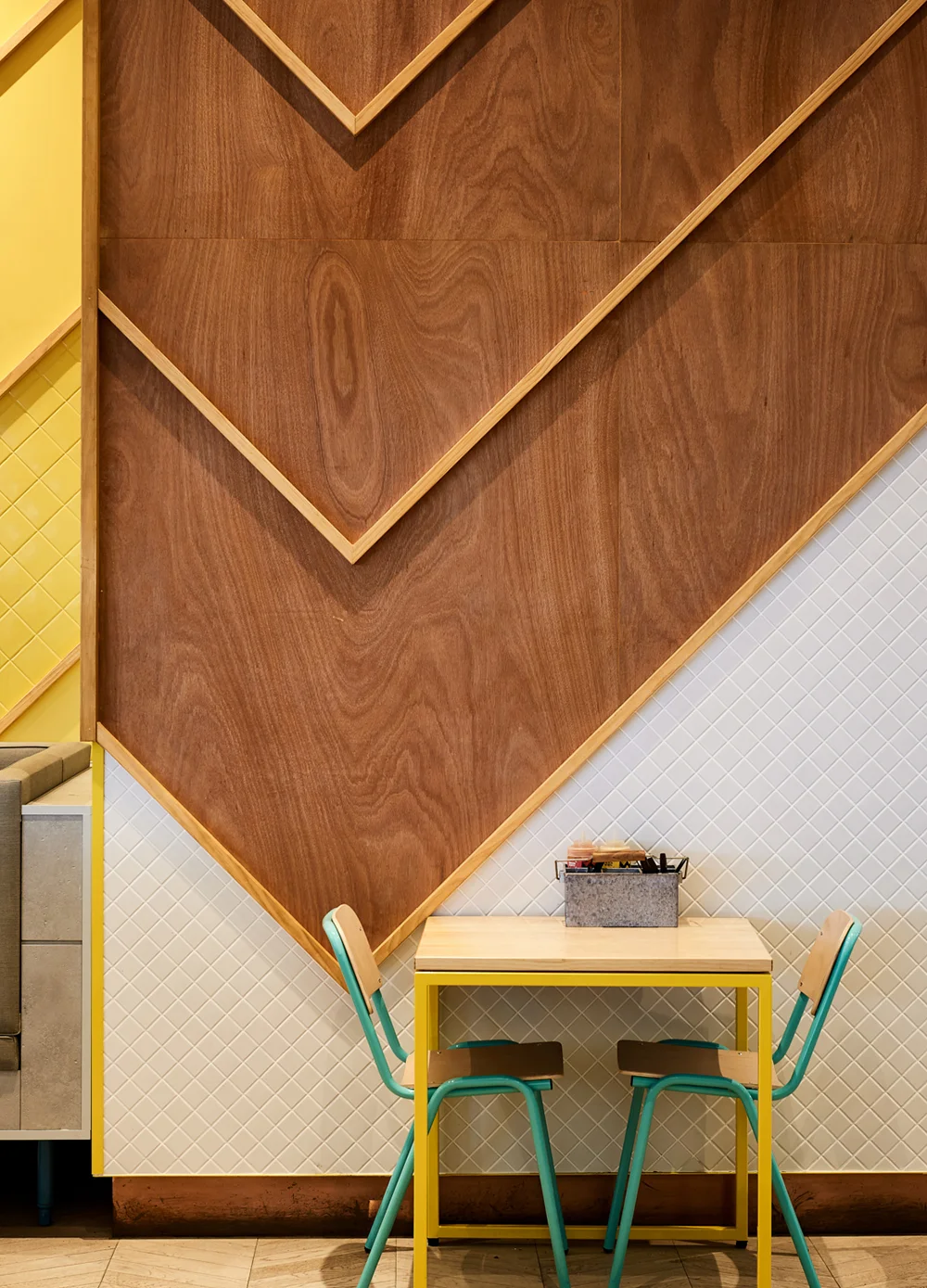 JuicyDesign-ProjectPortrait-1000x1389-InteriorBranding-ChickenConfidential-LukeMangan-01.jpg