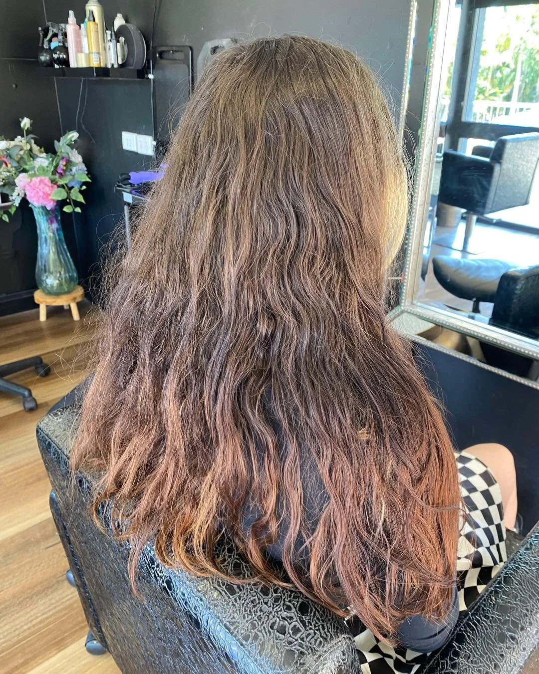 BAM! What a show stopper of a colour 🤩👏🏼 

.
.
.

📞 (07) 4317 4192
🌐 www.iconsalonshb.comau
📍 1/40 Torquay Road Pialba QLD

.
.
.

#hairdresserherveybay #hairsalonherveybay #beautysalonherveybay #salonherveybay #cosmetictatooherveybay #browtatt