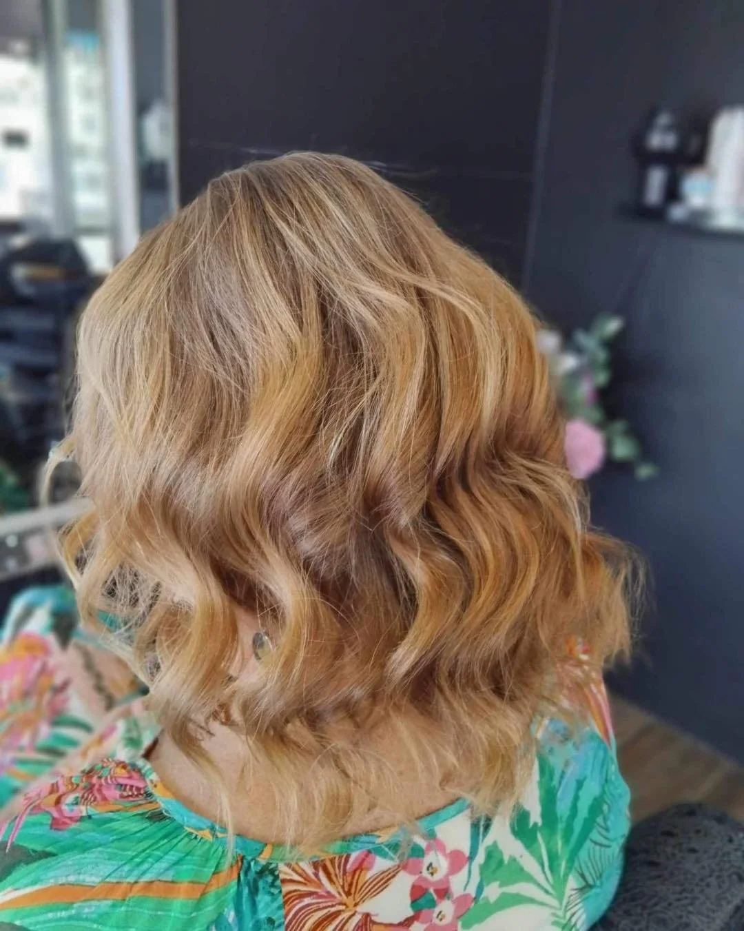 Colour &amp; cut created by Gillian 😍🌸 

.
.
.

📞 (07) 4317 4192
🌐 www.iconsalonshb.comau
📍 1/40 Torquay Road Pialba QLD

.
.
.

#hairdresserherveybay #hairsalonherveybay #beautysalonherveybay #salonherveybay #cosmetictatooherveybay #browtattooh