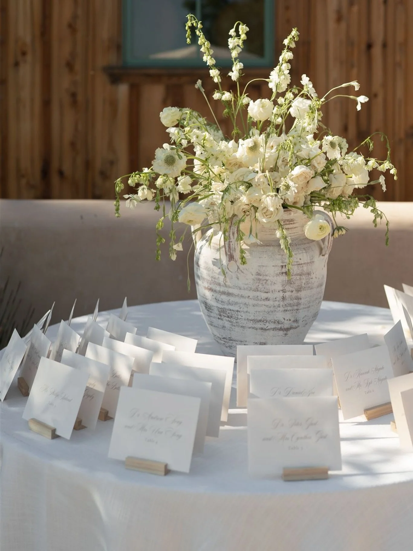 Even a simple escort table can make a statement 🤍 We loved how T&P wrote hand written letters to each guest as a part of their special day ✨
Planners @sierrajamesevents 
Photographer @lexiehand 
Venue @roblarwinery