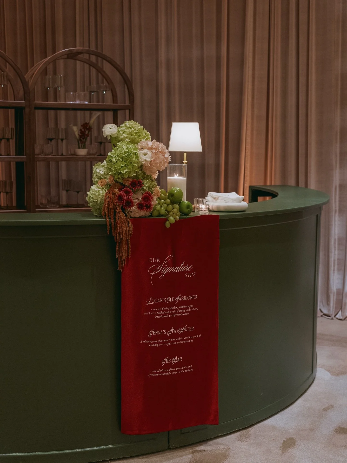 Dinner is served ✨🌾🫶🏼

One of my favorite weddings to date for J&amp;L! Their vision truly came to life and I am so grateful to have been a part of it. A big thank you to the @fawnevents team for including me 🤍