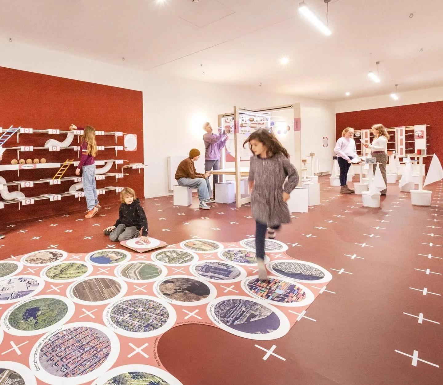 A closing pic representing INVENTAR - a series of educational games about design, architecture and urban planning that encourage children, young people and adults to think critically about the built environment. 

A temporary exhibition for Urbaneo, 