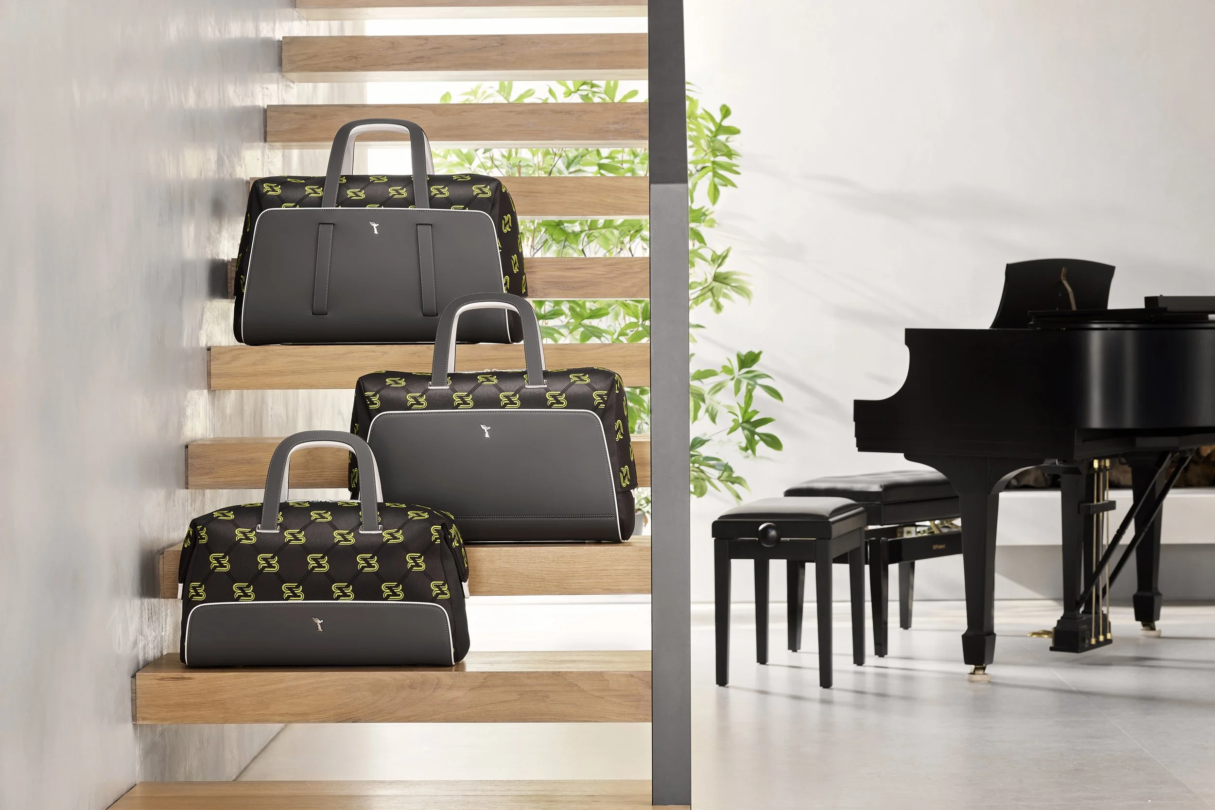 RR LOC LUGGAGE 1 v2.jpg