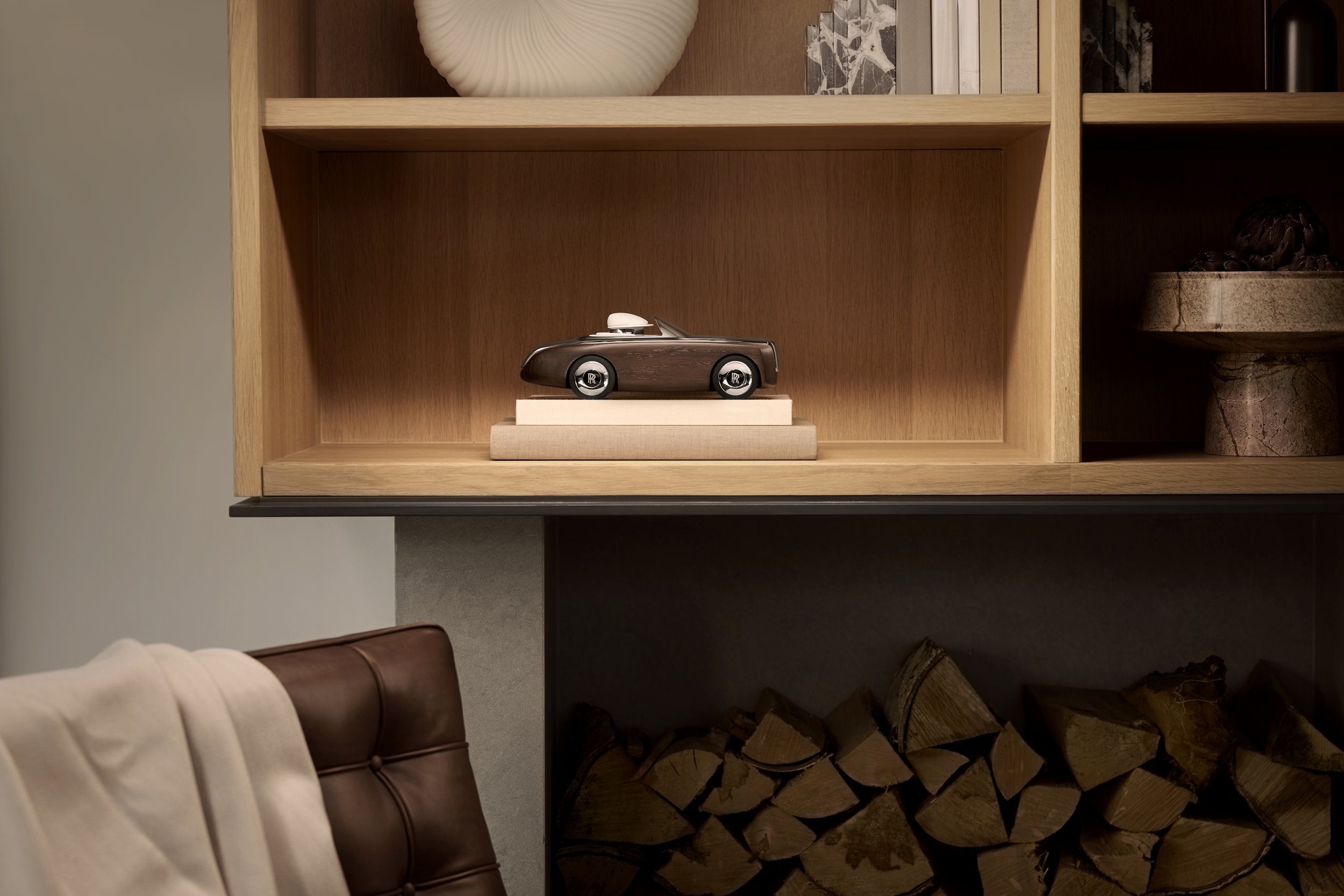 RR Cameo in a wooden bookcase