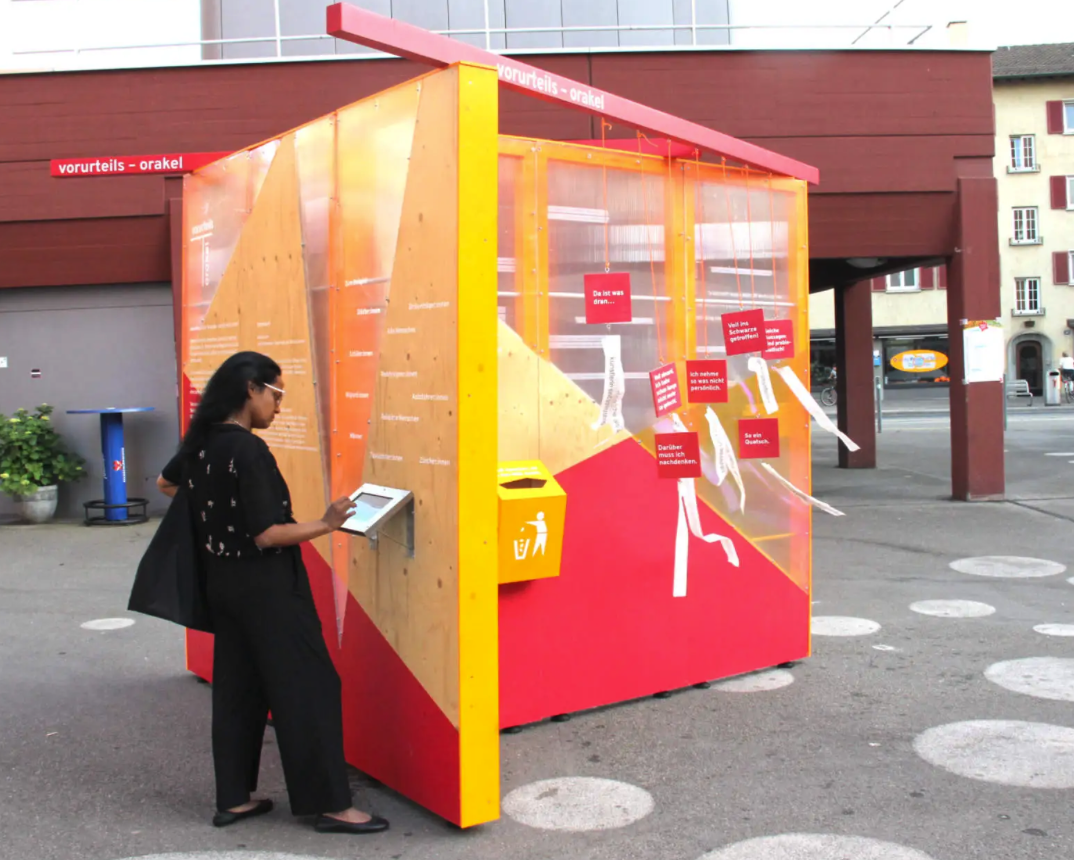 Kunstinstallation zum Flüchtlingstag