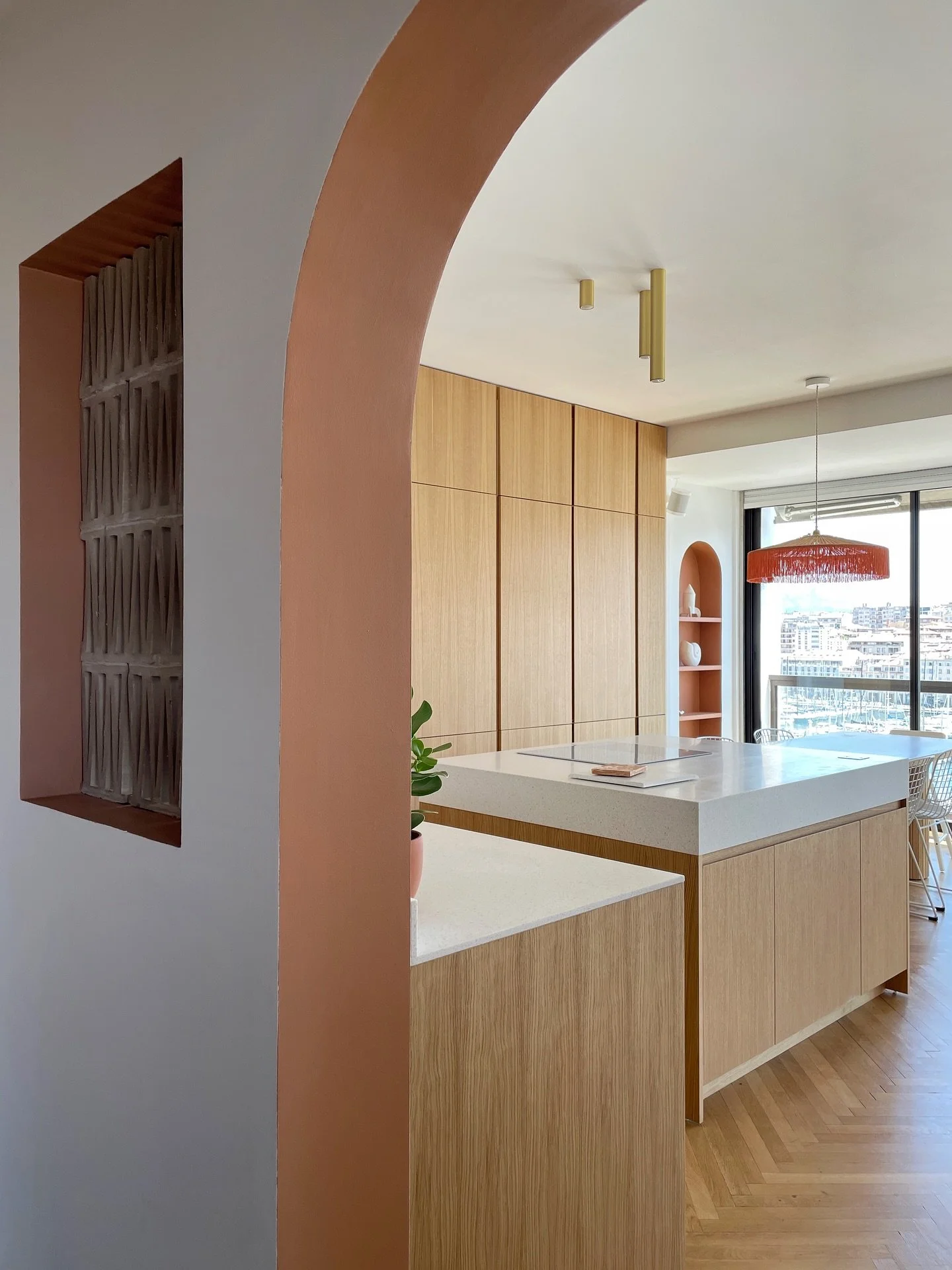 En 10 ans, on a eu des projets complexes, des projets tr&egrave;s beaux, des projets &eacute;panouissants, des projets &agrave; ne plus dormir la nuit &hellip; et on a eu aussi des projets qui r&eacute;unissaient tout &ccedil;a en un. 

Pourtant le r