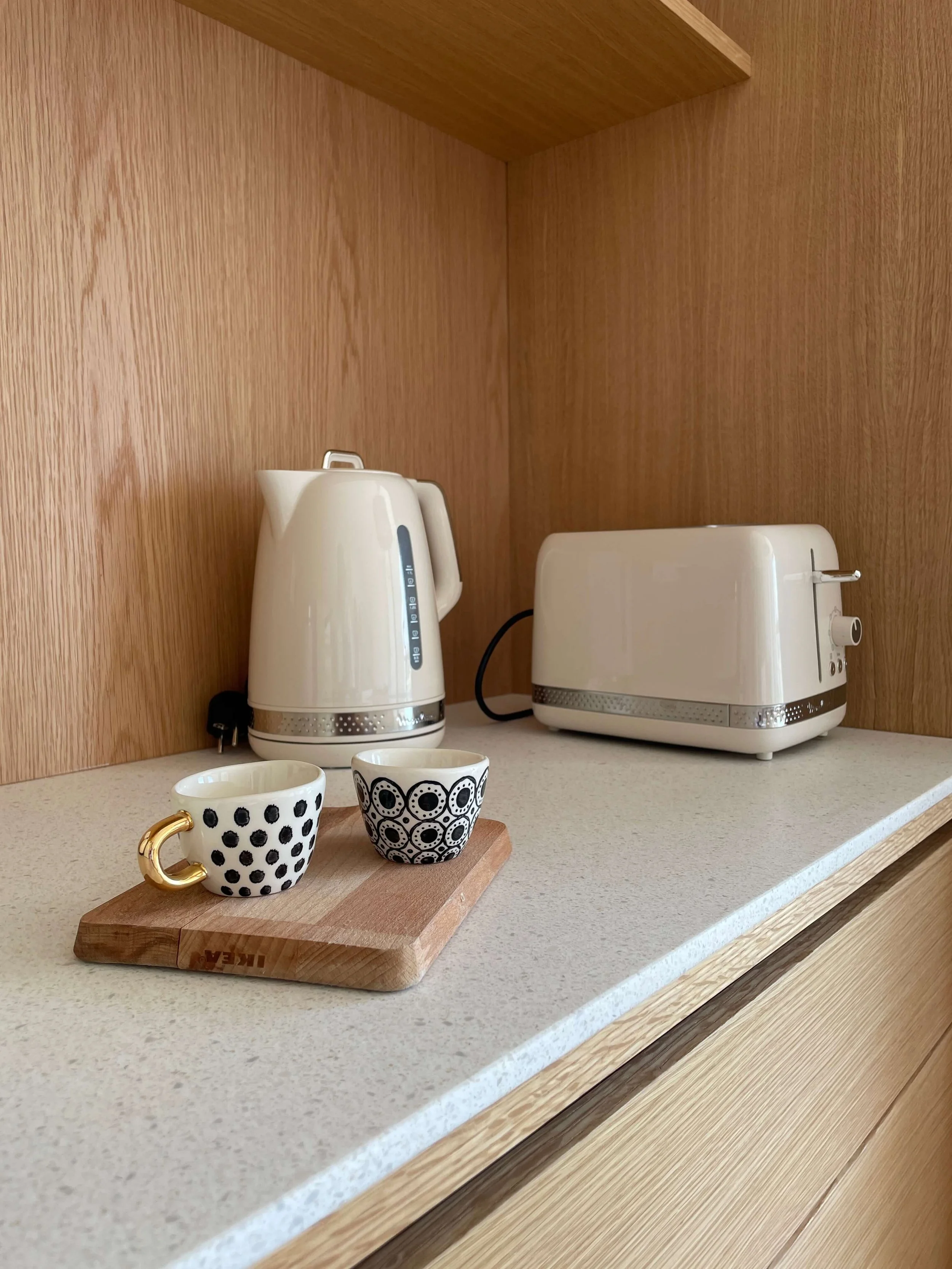 Appartement rénové face au Vieux-Port — Terrazzo, terracotta & sur ...