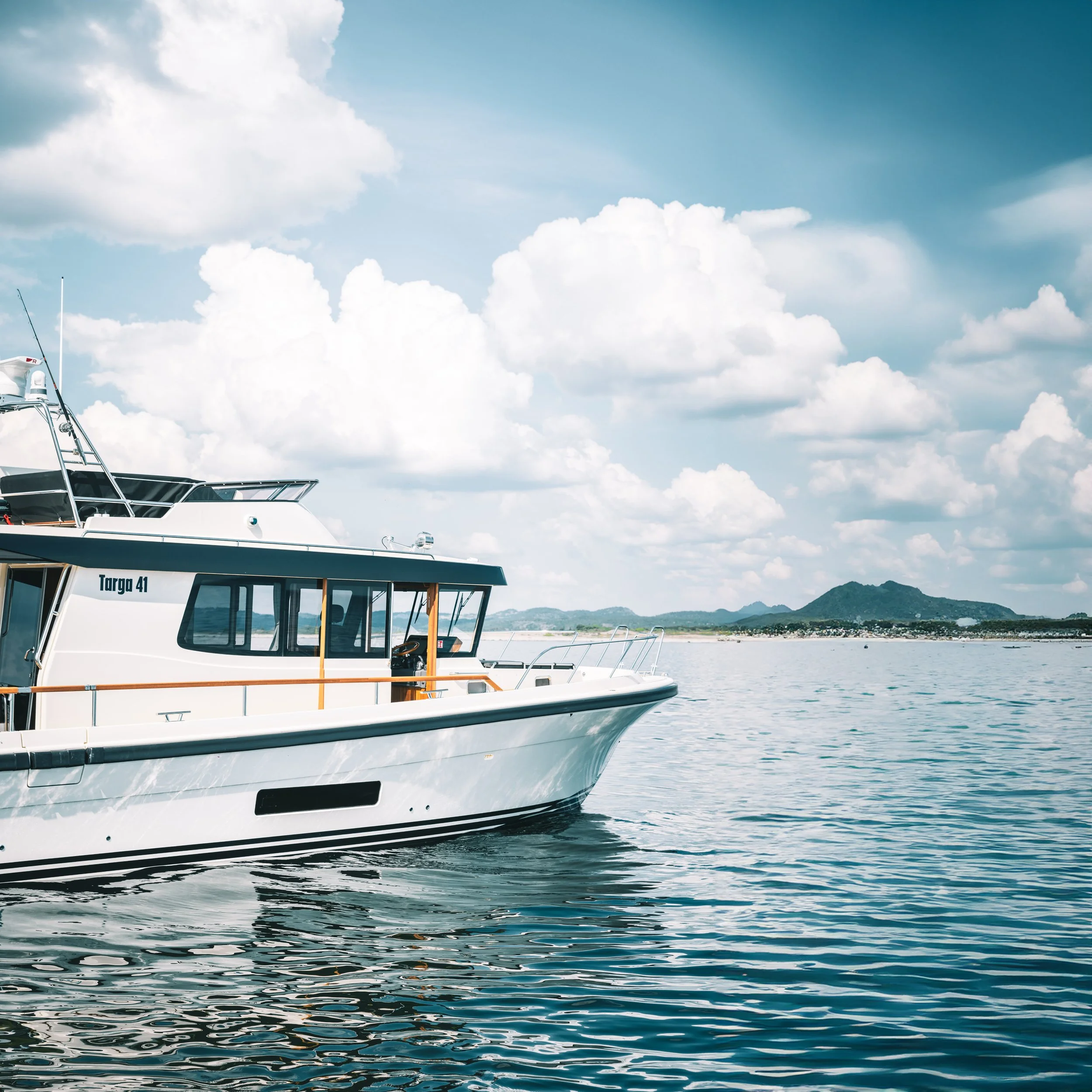 127A9194-33 square.jpg