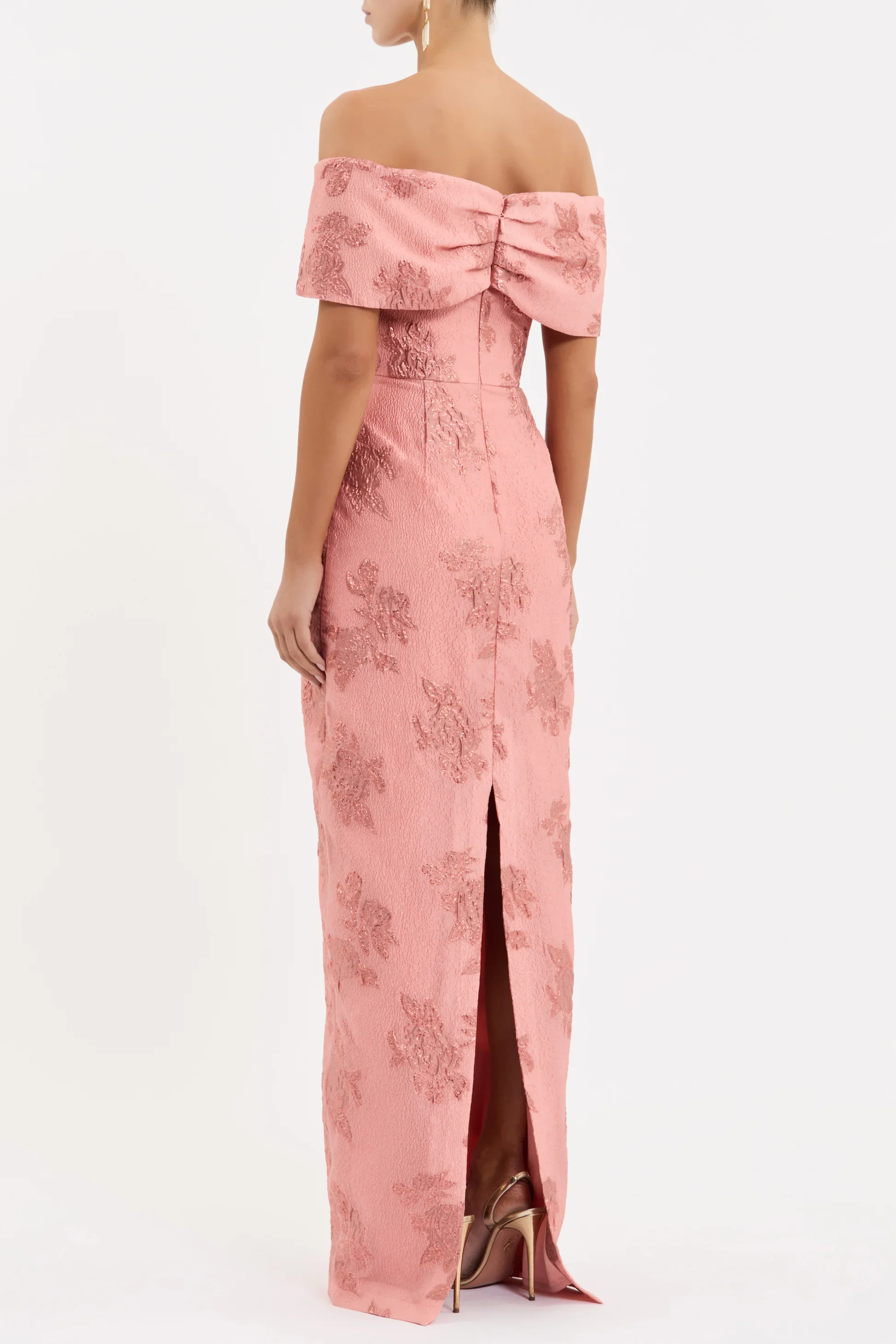 LEVINIA-GOWN_RVBR-1522_PEACH_1375.webp