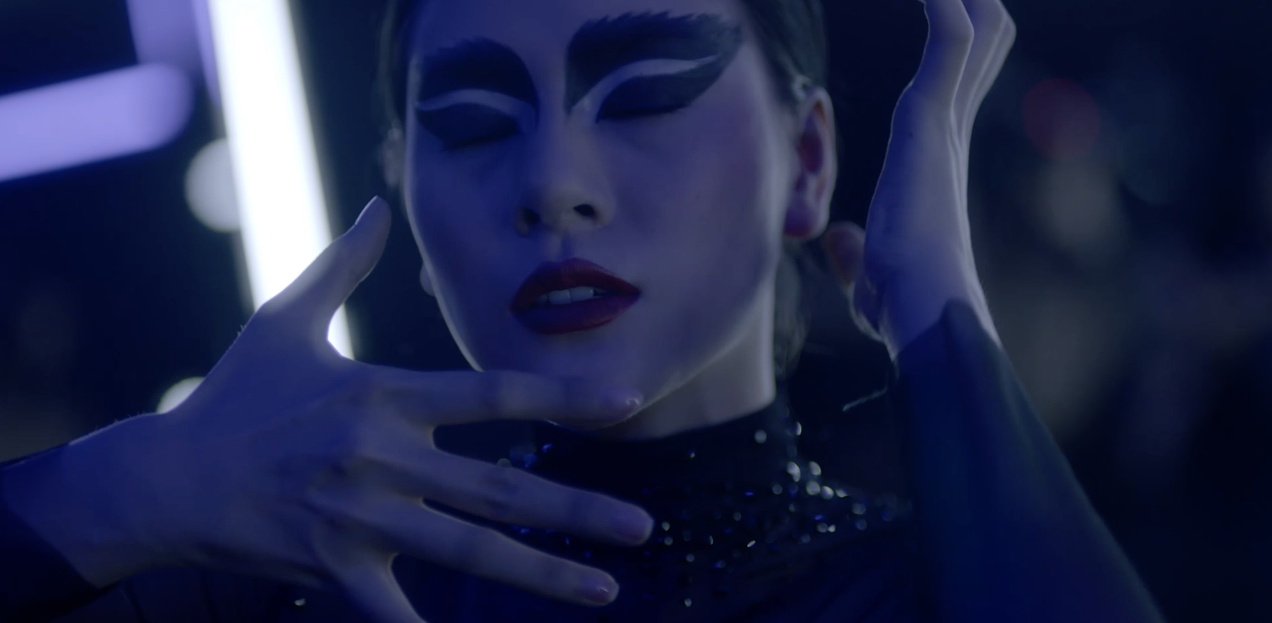 NIVEA ‘Black Swan’ 