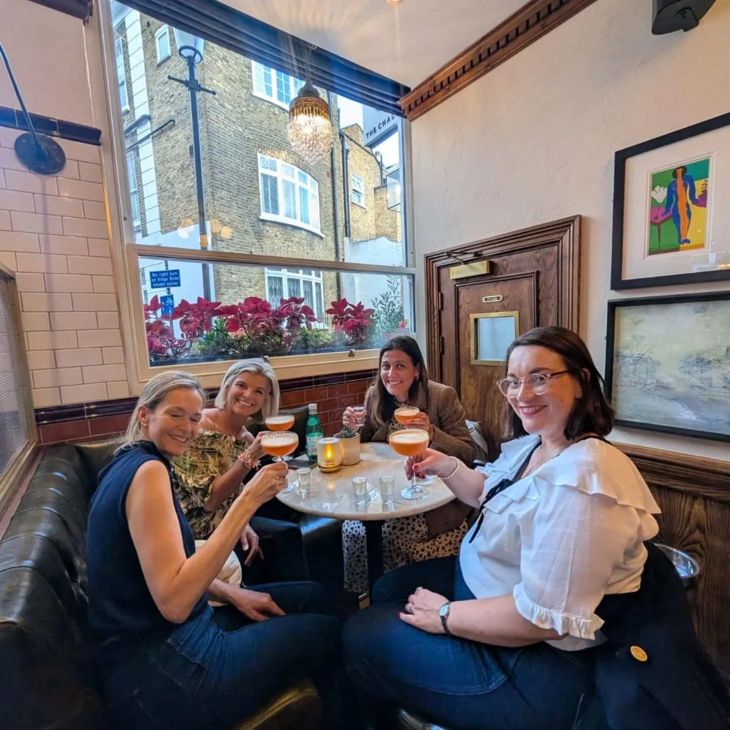 ✨ A taste of late summer with the Samphire Communications team ✨

This week we gathered for a long, laughter-filled lunch at @thechalkfreehouse by @cheftomkerridge where the plates were as inspiring as the company.