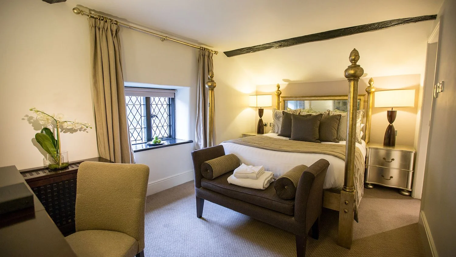 Stocker-Suite-Bedroom-WEB.jpg