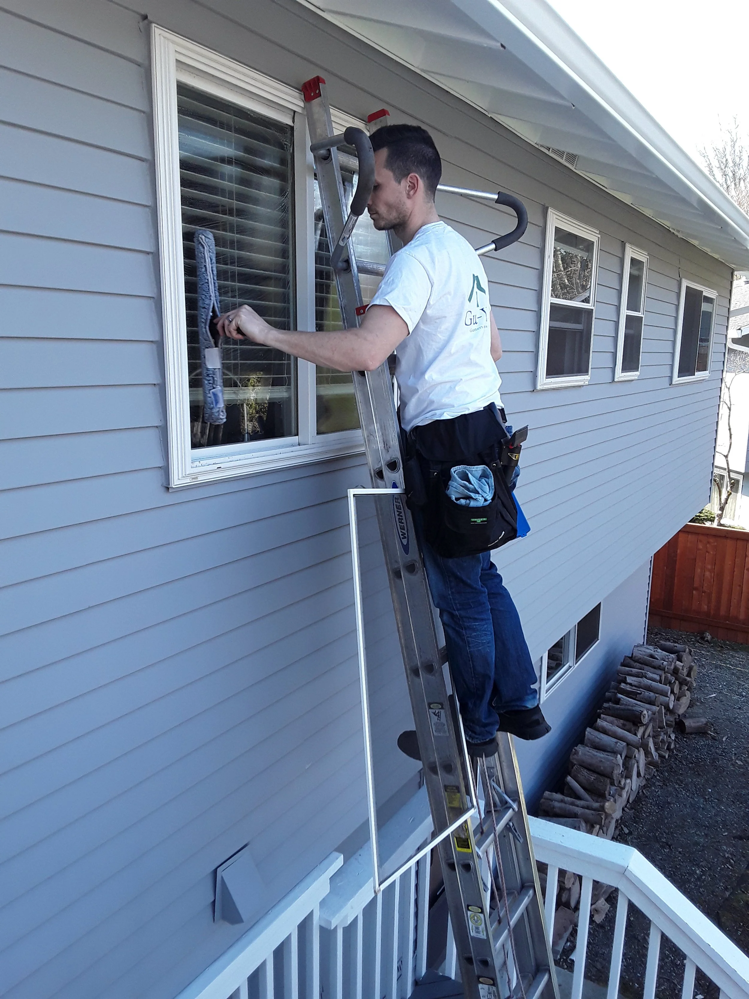 SEATTLE WINDOW WASHING ??? Artisan Window & Gutter Cleaning