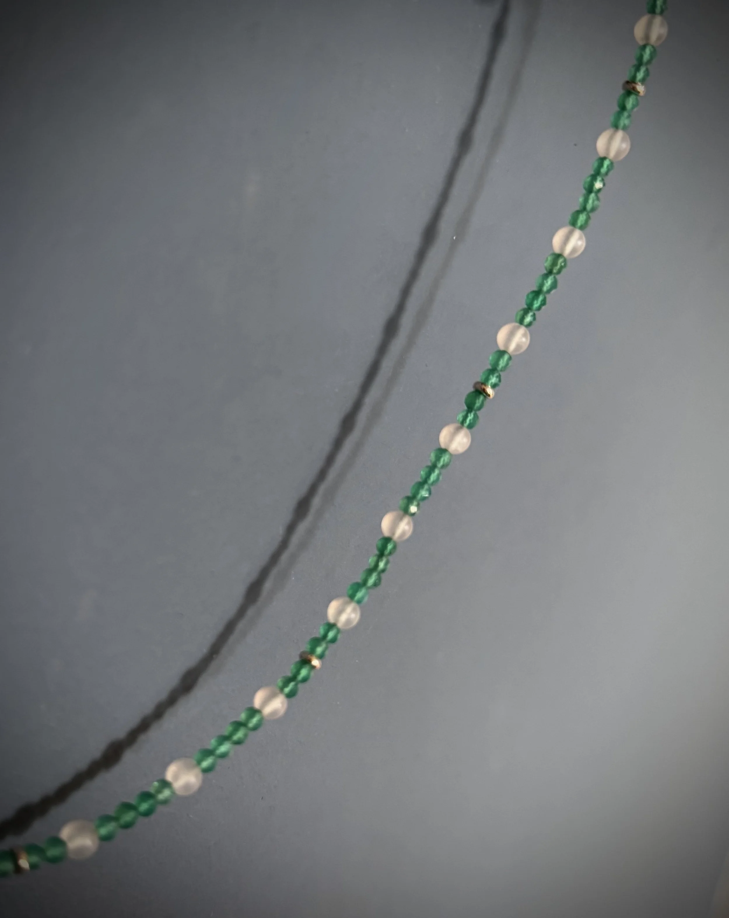 green agate 3mm with rose quartz caillou.jpg