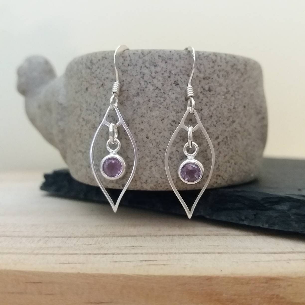 https://i.etsystatic.com/5585141/r/il/872703/1542155425/il_fullxfull.1542155425_kmtb.jpg