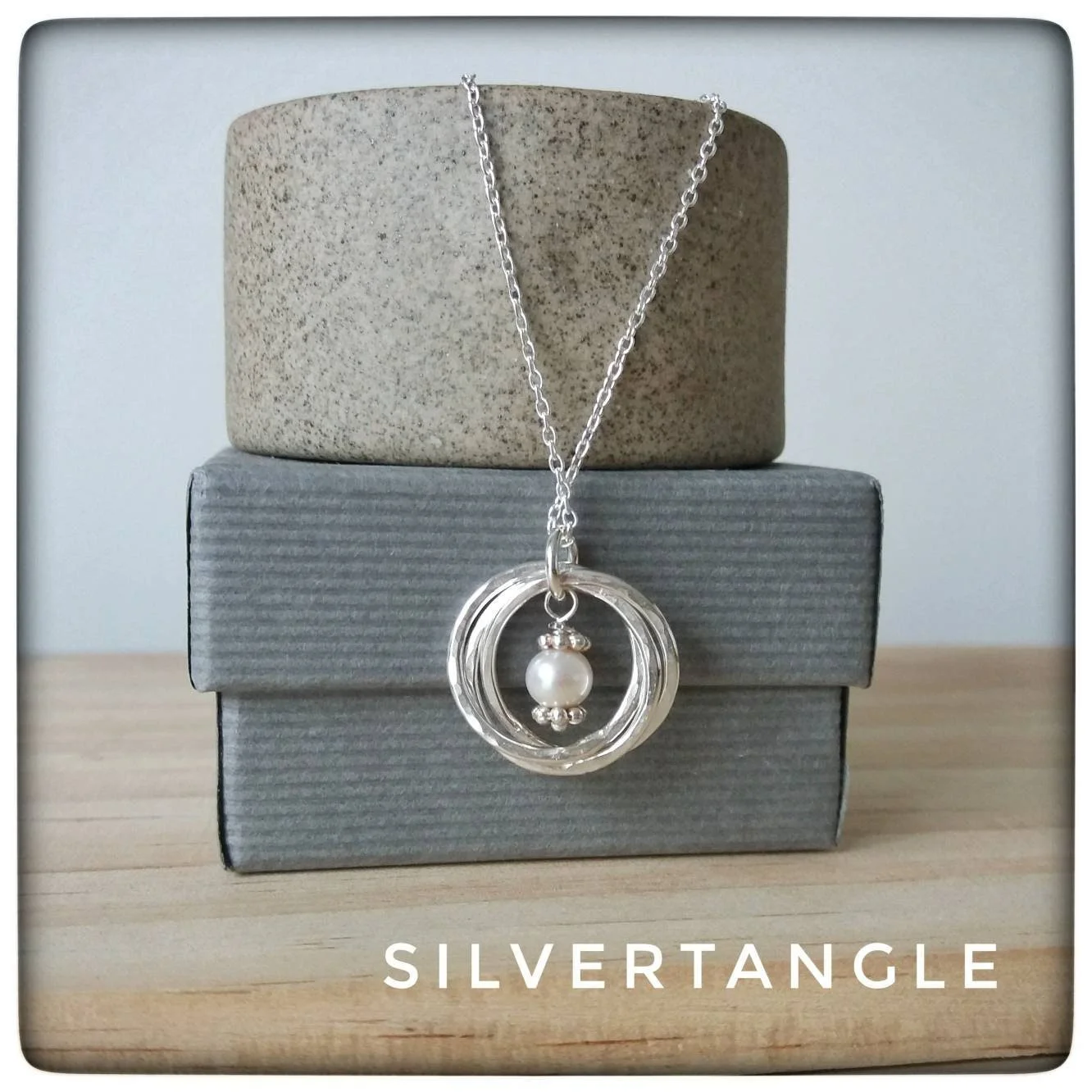 https://i.etsystatic.com/5585141/r/il/22227e/2061103397/il_fullxfull.2061103397_e3v3.jpg