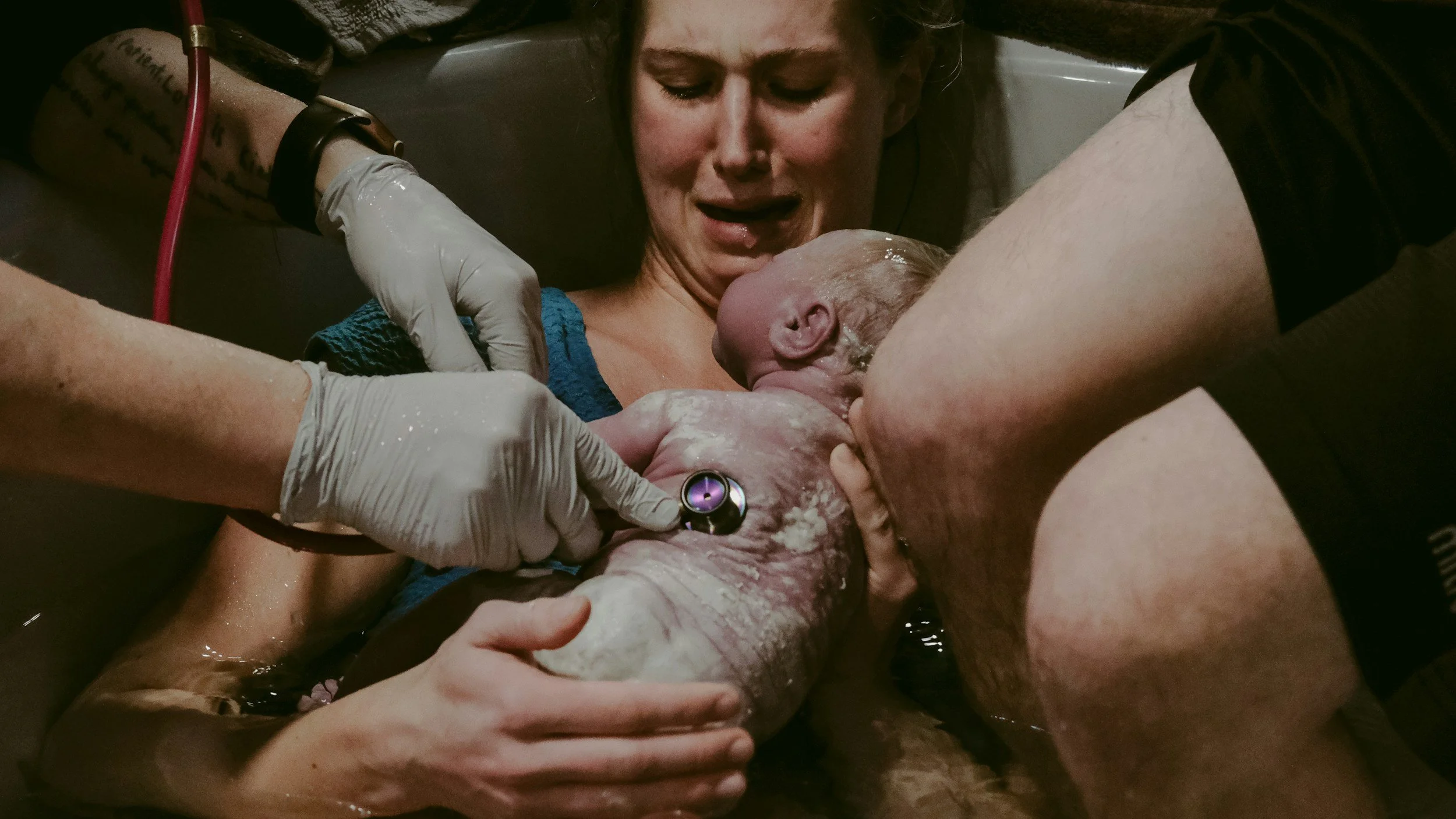 What Does a birth doula do? (And do you need one?)
