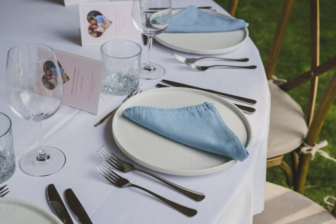 gedekte-tafel-buiten-feest.jpg