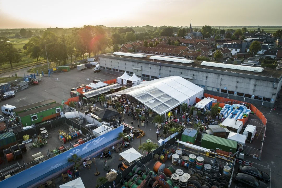 bedrijfsevent-vanuit-lucht.jpg