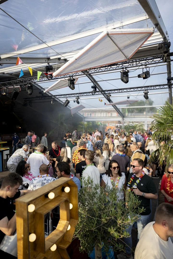 zomerfeest-partytent-plastic.jpg